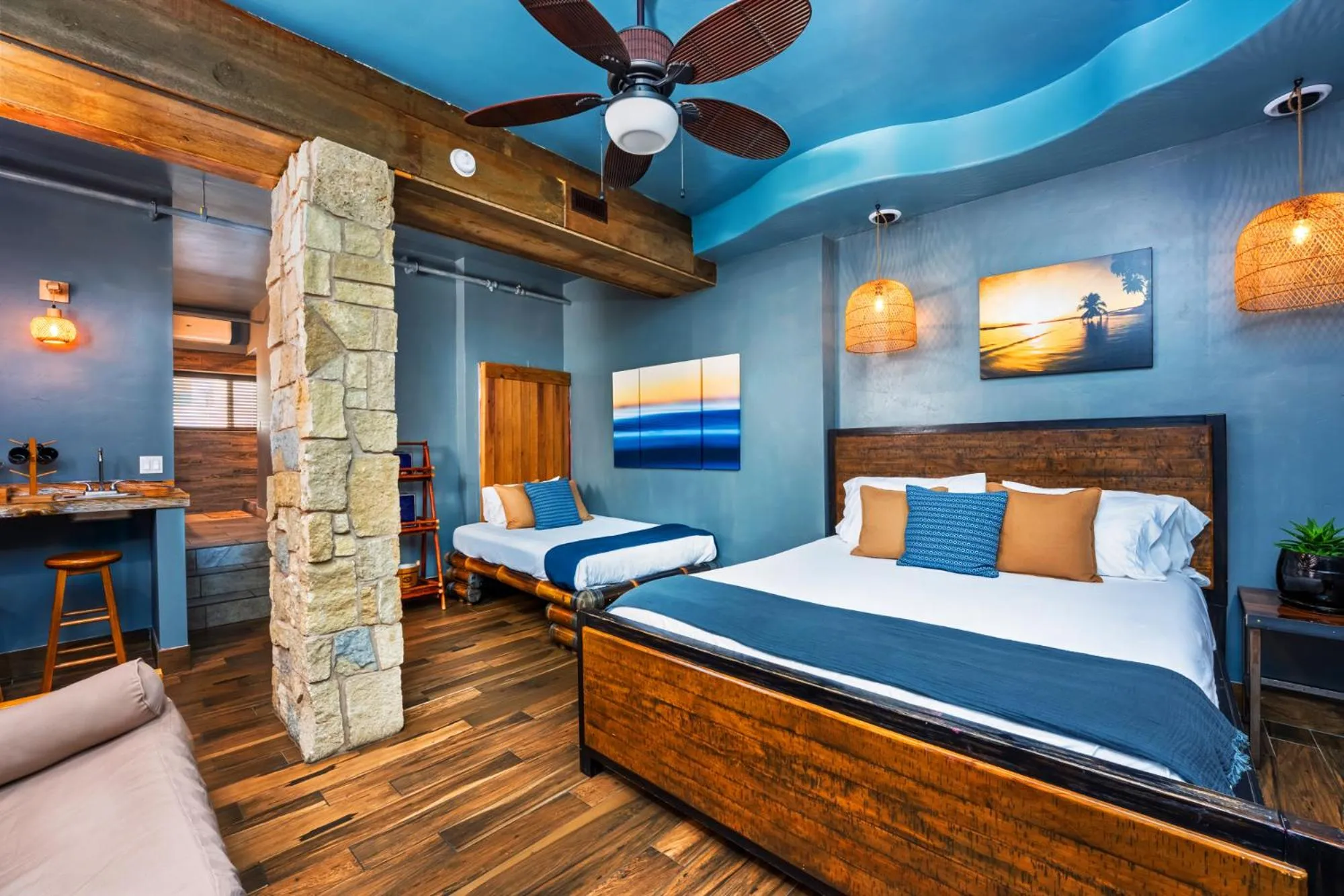 Photo of the whole room, Bed in Nomads Hotel