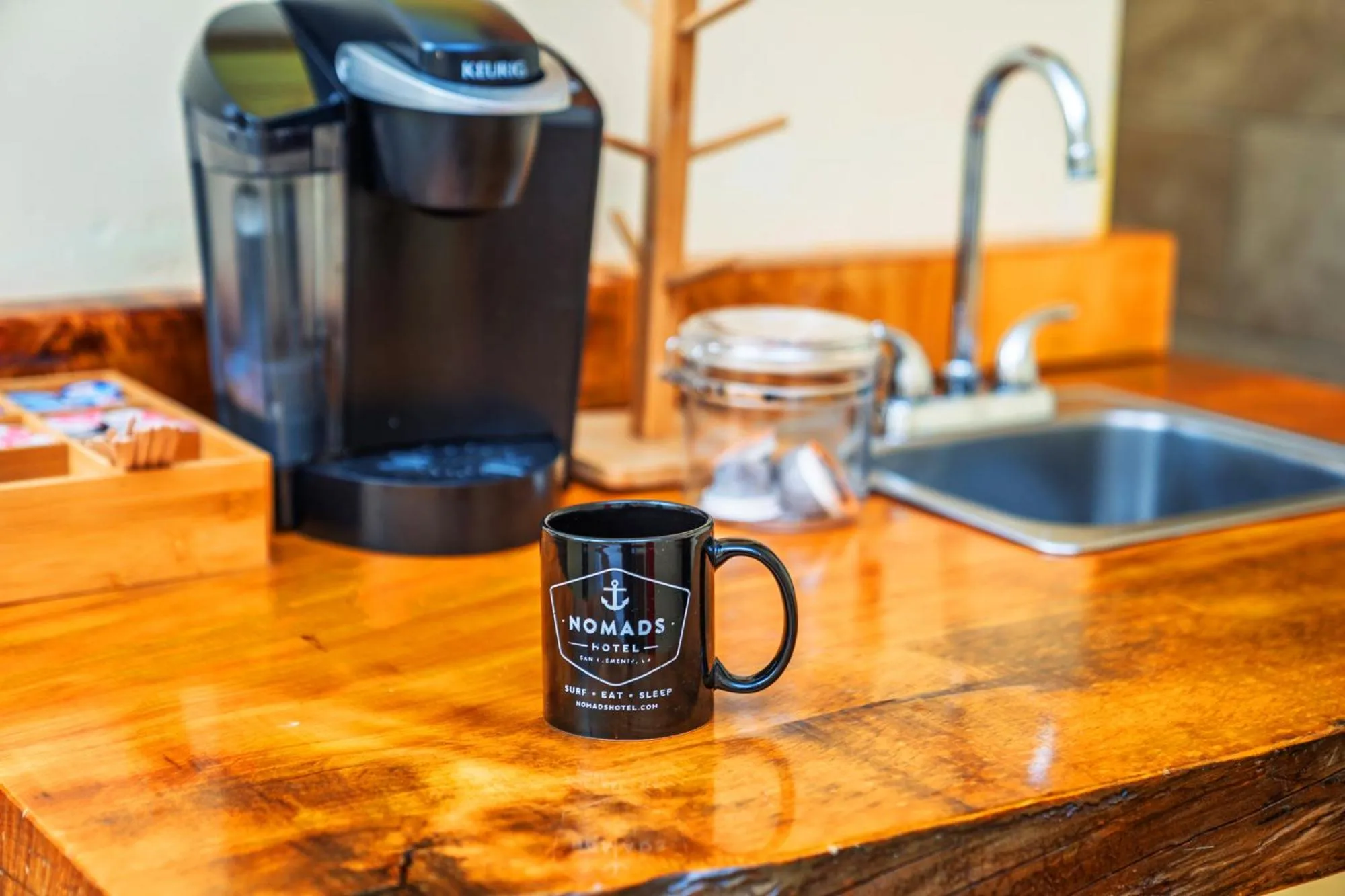 Coffee/tea facilities in Nomads Hotel