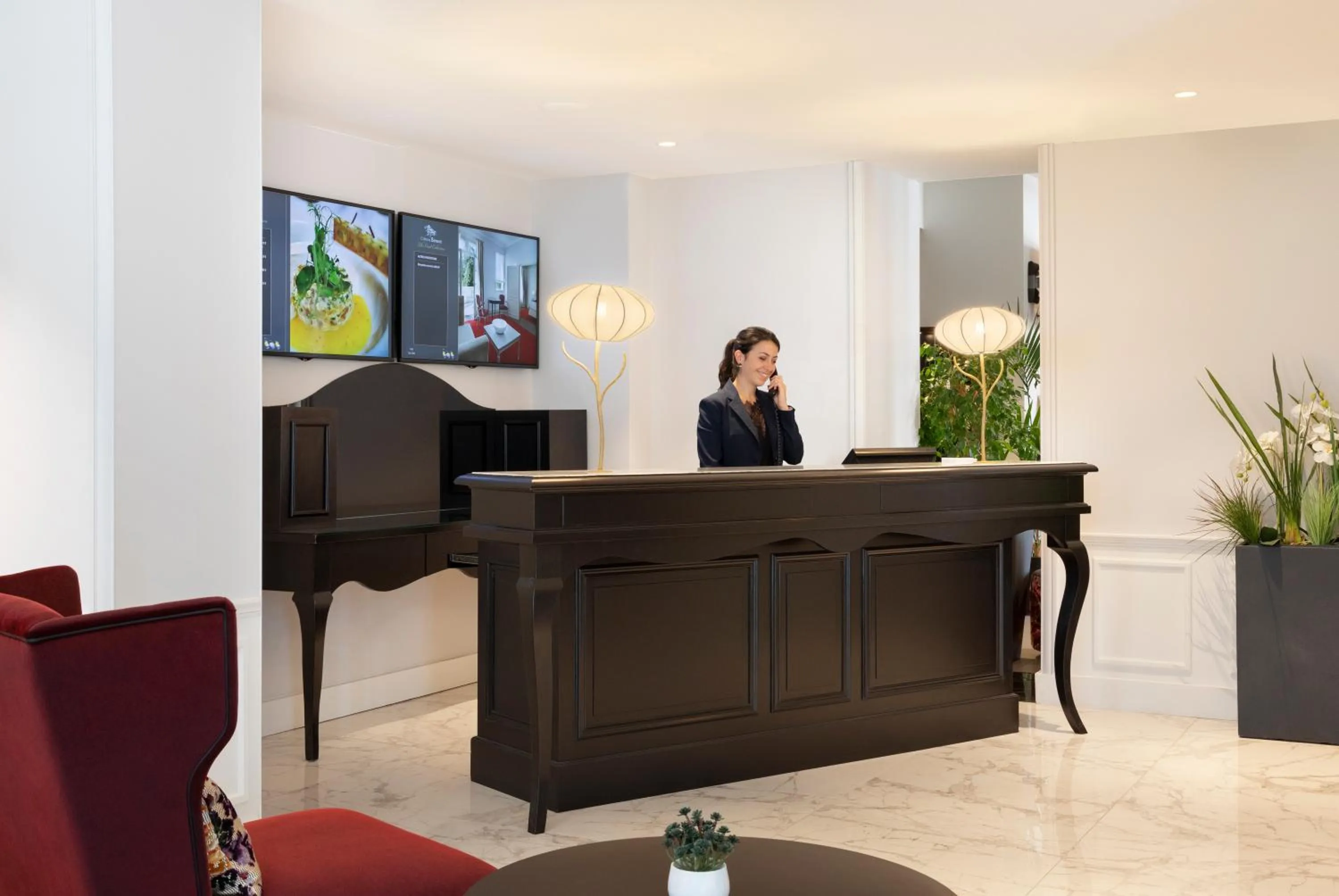 Lobby or reception in Château Belmont Tours by The Crest Collection