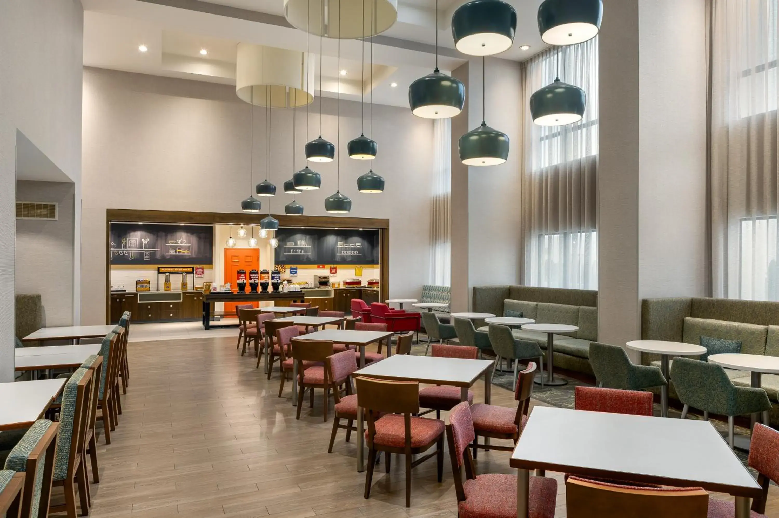 Restaurant/places to eat in Hampton Inn & Suites Montreal-Dorval Restaurant/places to eat in Hampton Inn & Suites Montreal-Dorval