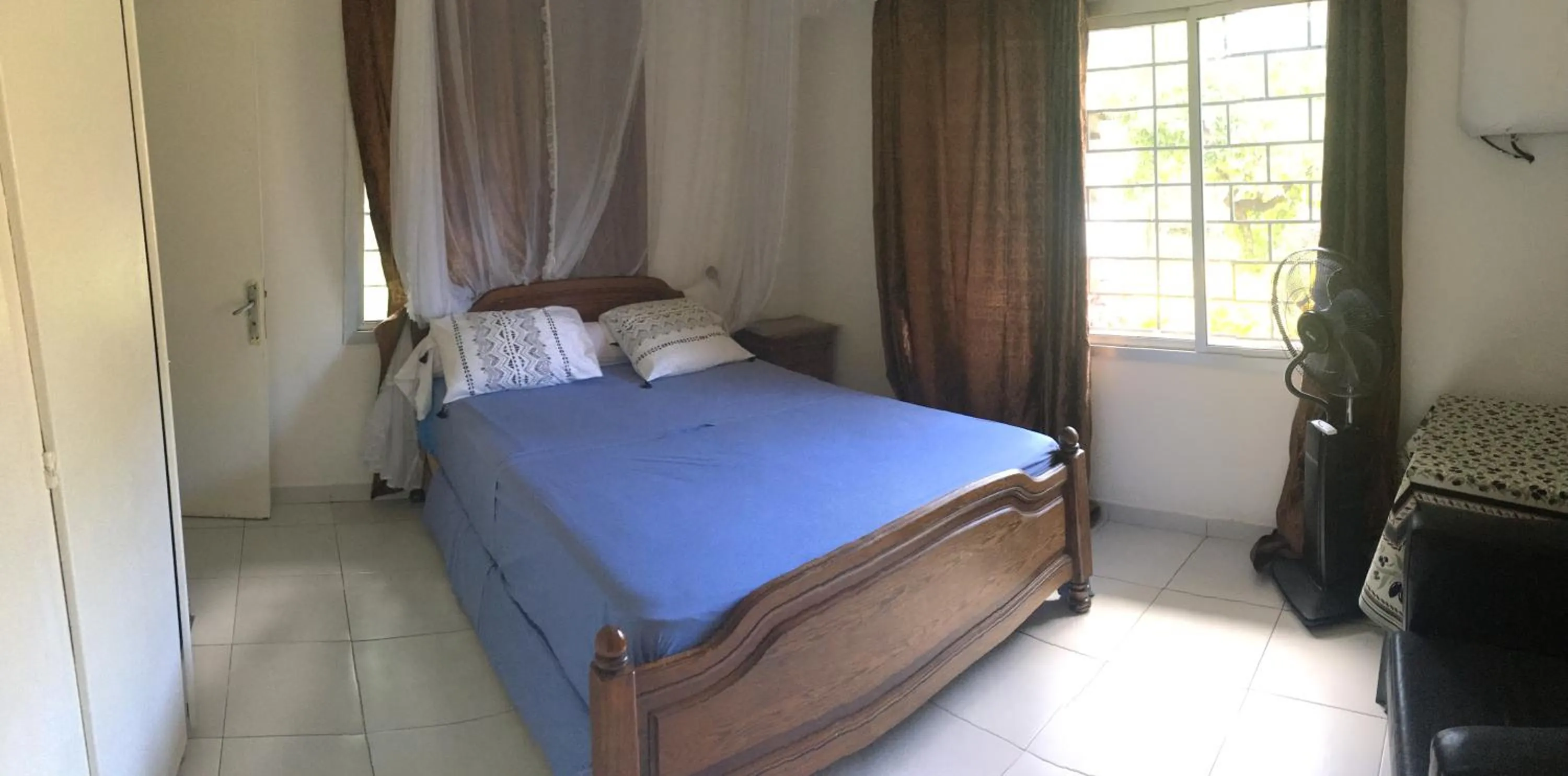 Bedroom, Bed in Farida Lodge