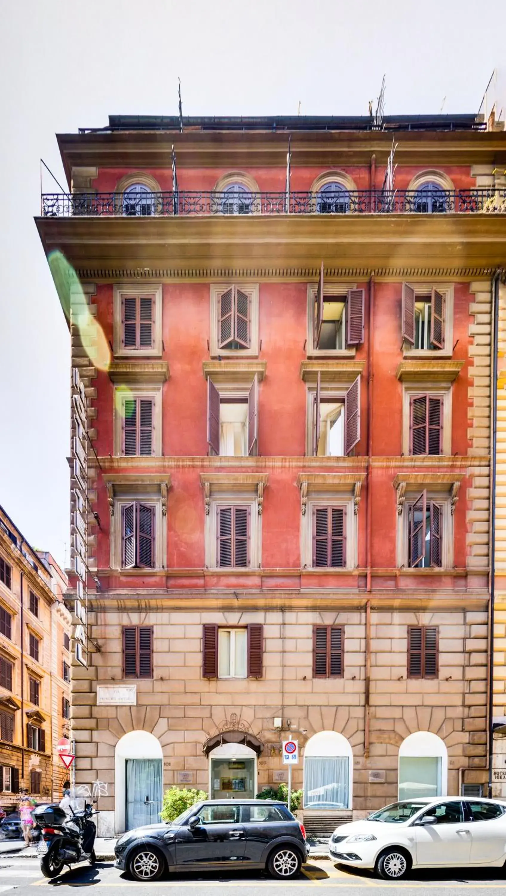 Property building in Hotel Terminal Property building in Hotel Terminal