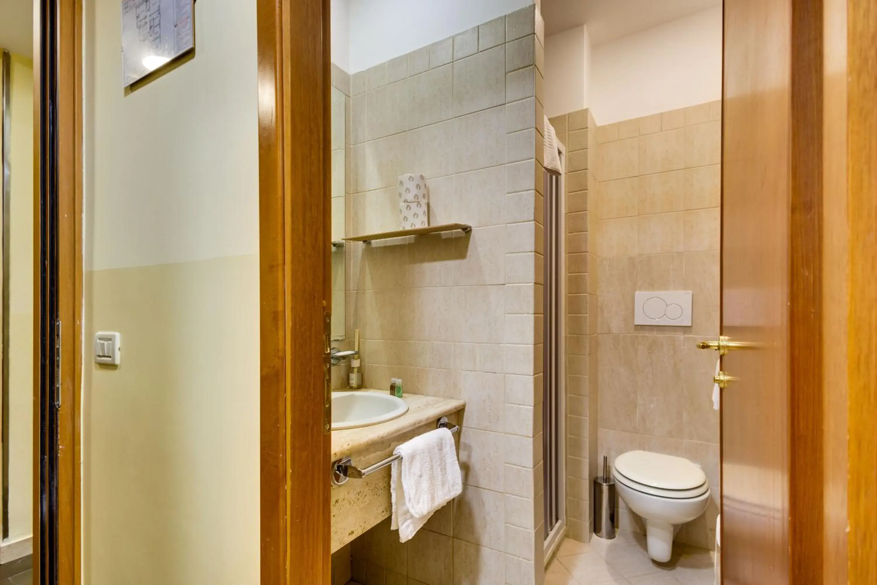 Bathroom in Hotel Terminal Bathroom in Hotel Terminal