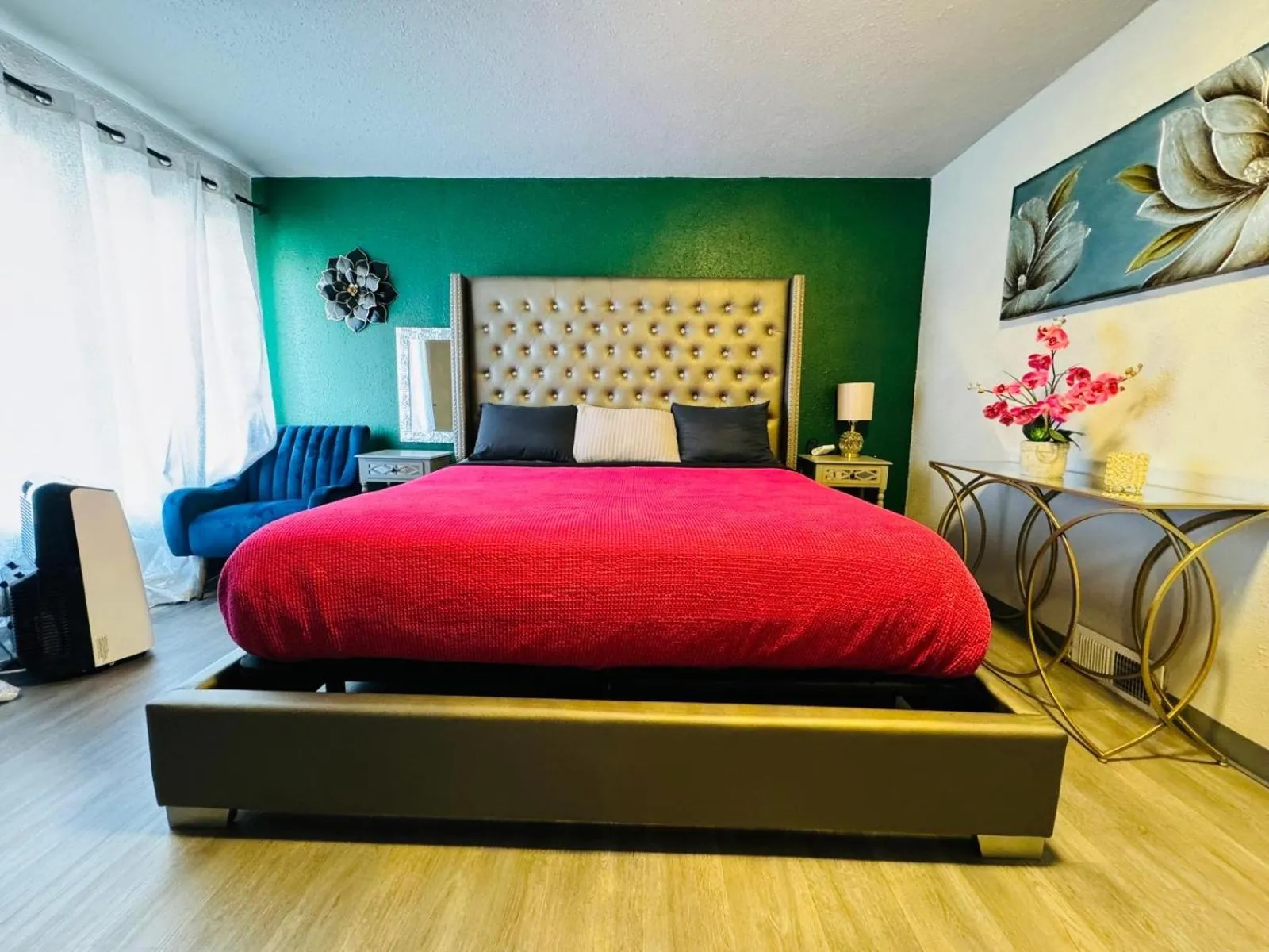 Bed in The Village Inn Hotel