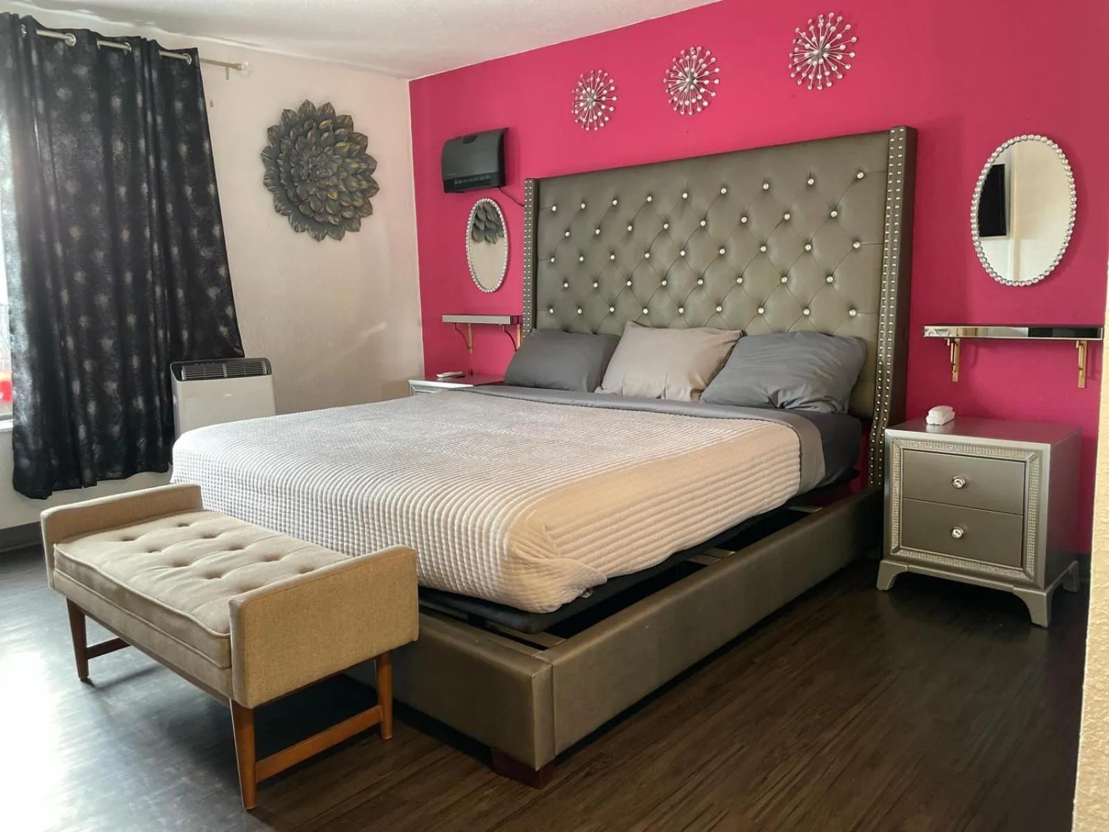 Bed in The Village Inn Hotel