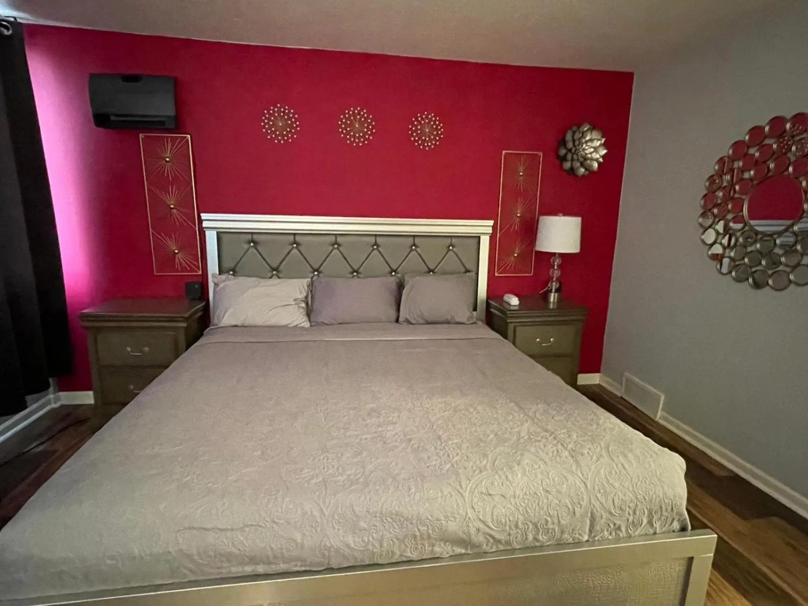 Bed in The Village Inn Hotel