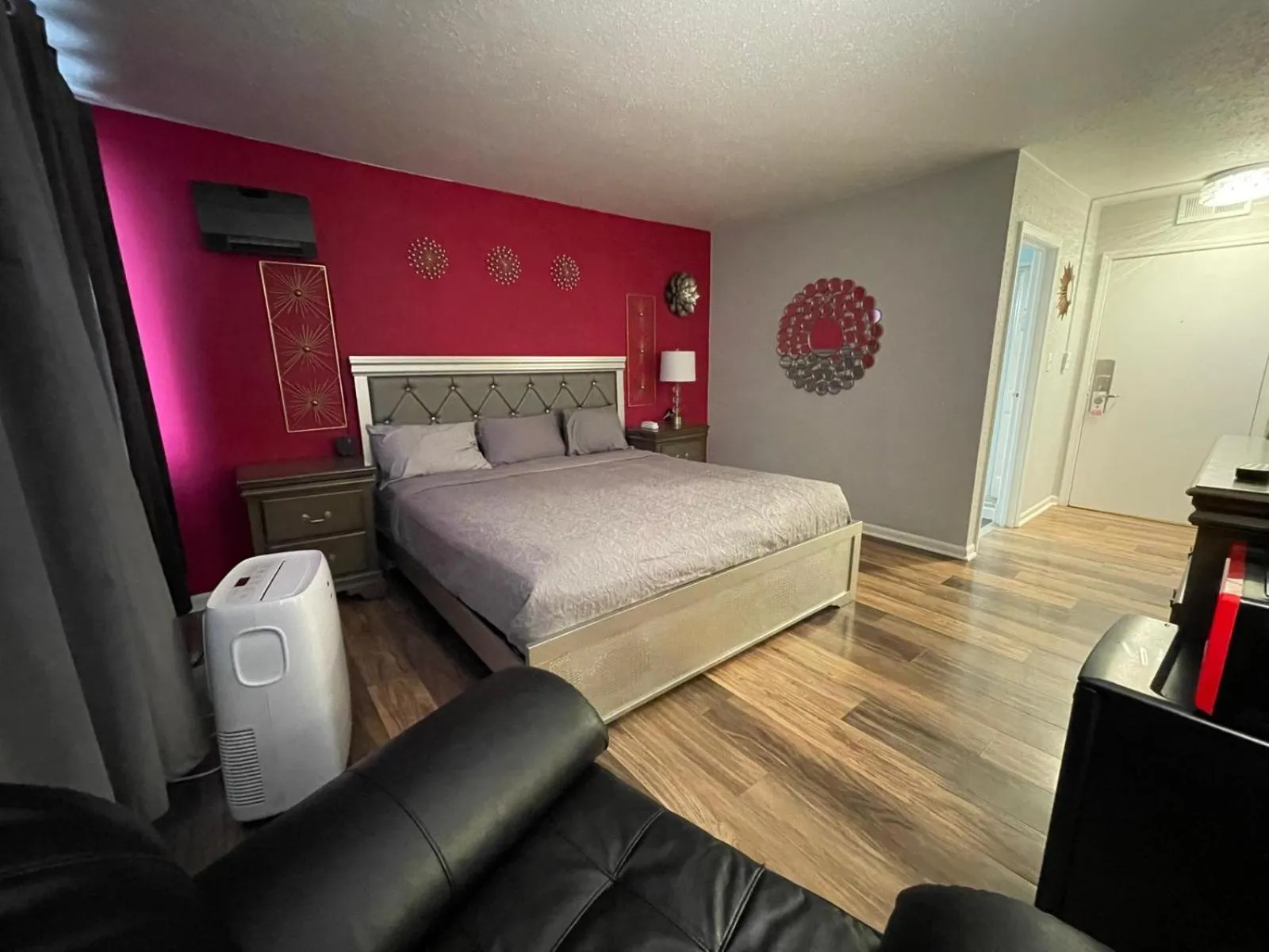 Bed in The Village Inn Hotel