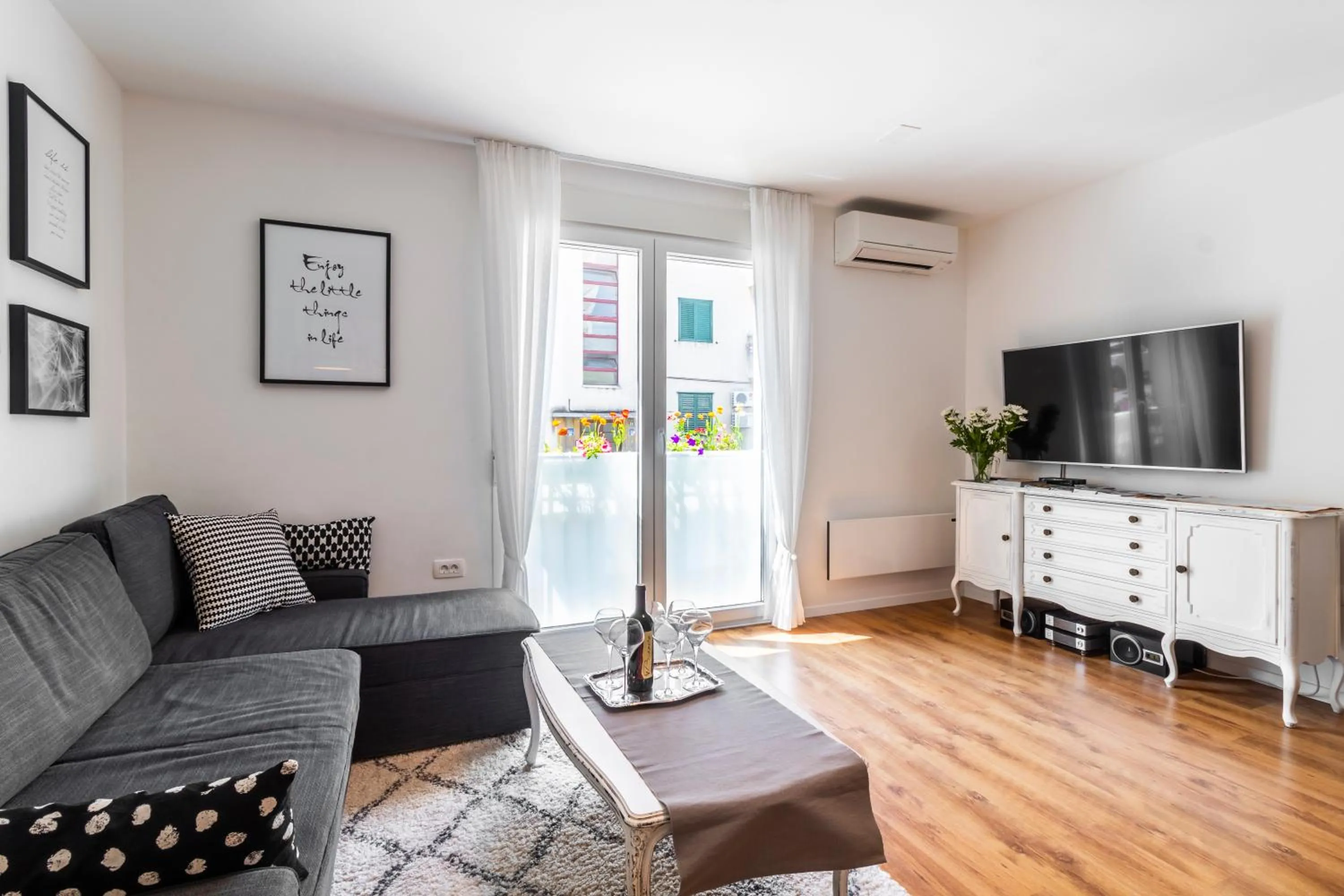 Apartment In Centre For 6