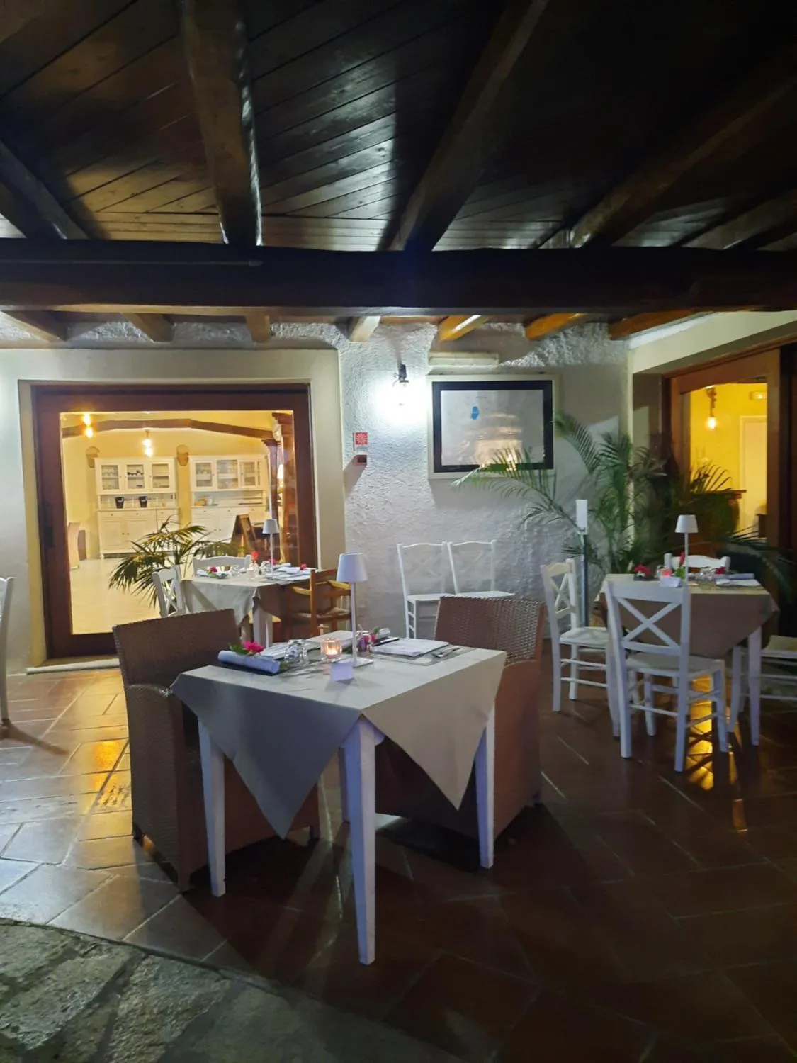 Restaurant/places to eat in Residence Le Bouganville