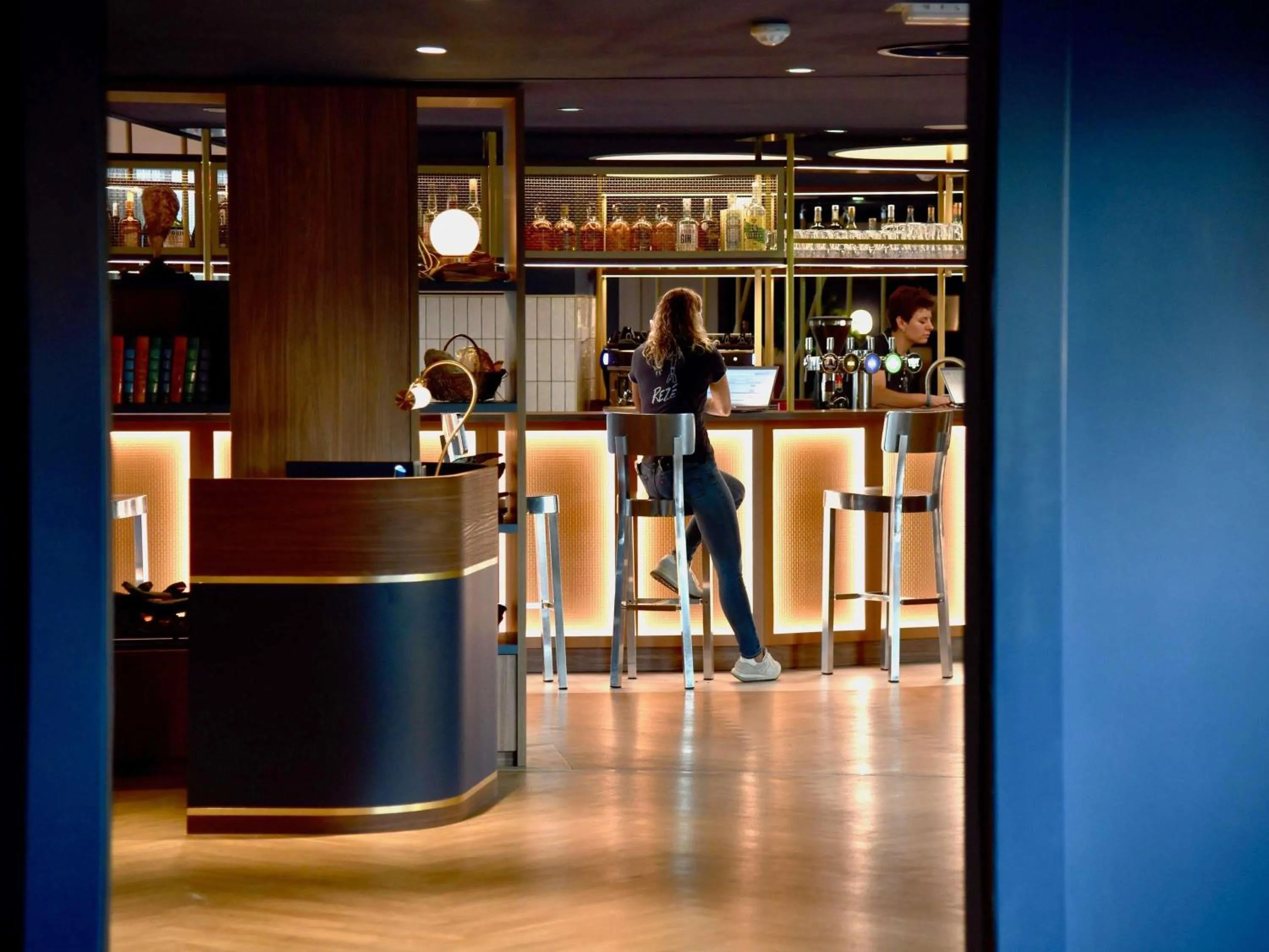 Lounge or bar in ibis Styles Nantes Reze Aéroport