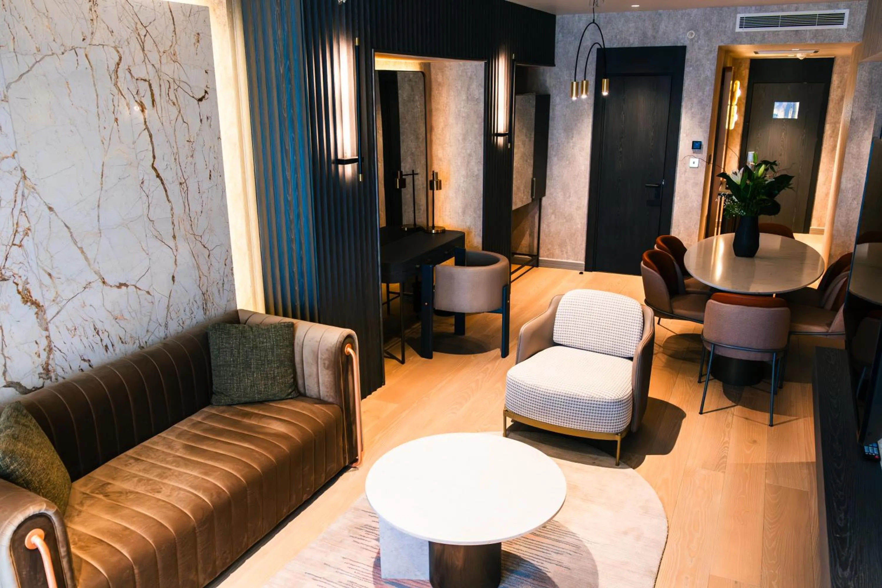 TV and multimedia in Rocks Hotel & Casino