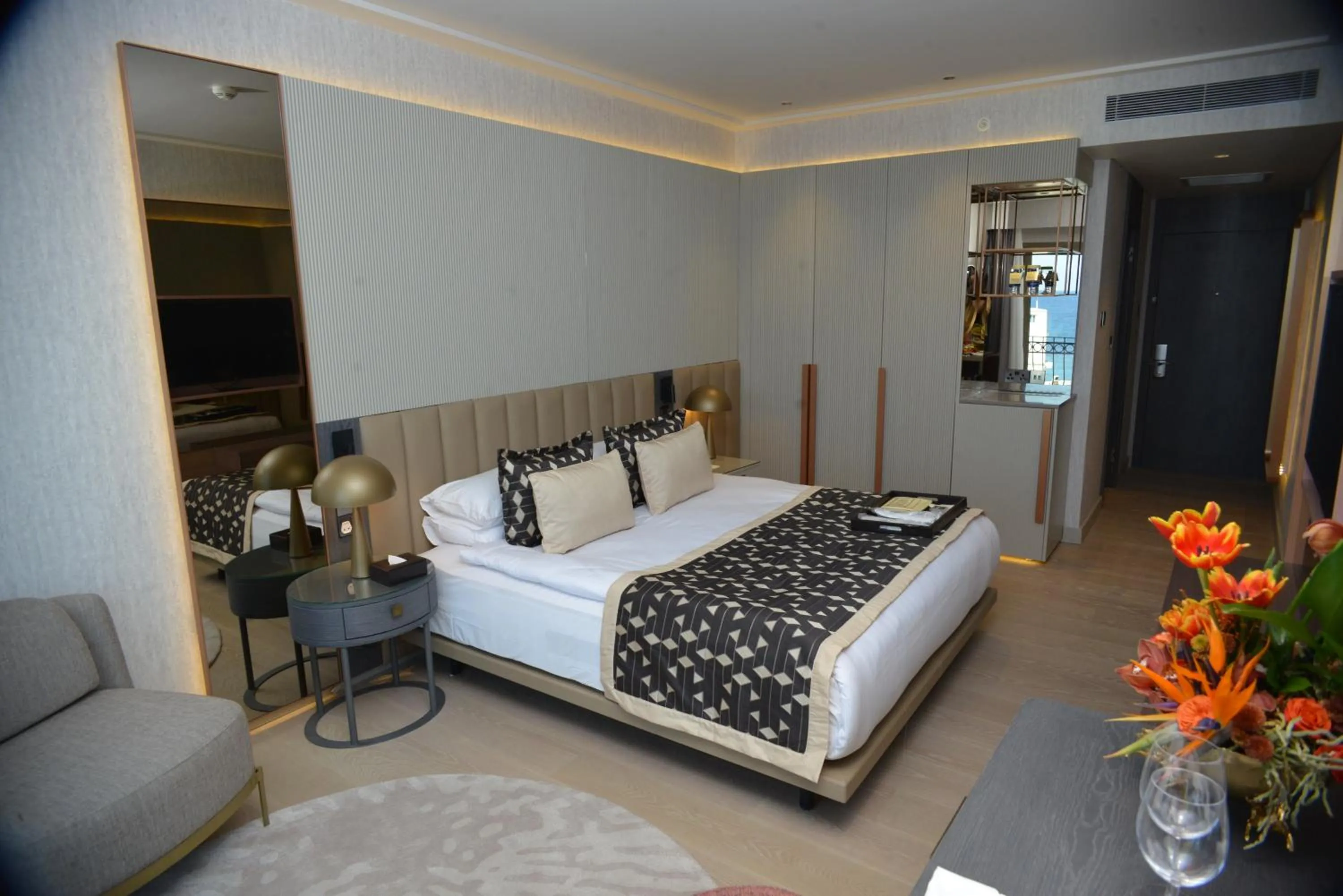 Photo of the whole room, Bed in Rocks Hotel & Casino