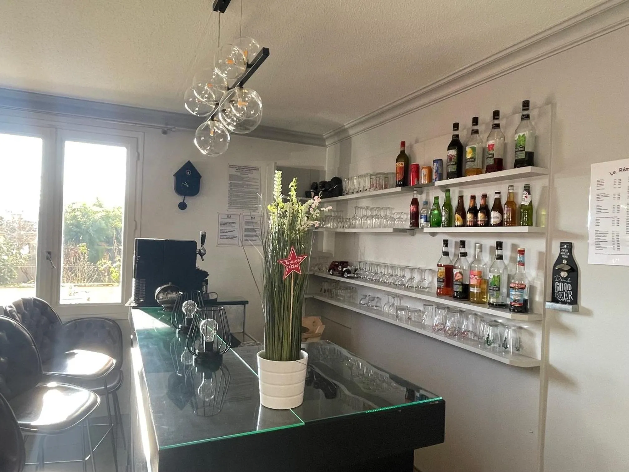 Lounge or bar in "Contact Hôtel" Le Saint Rémy - Chalon Sud