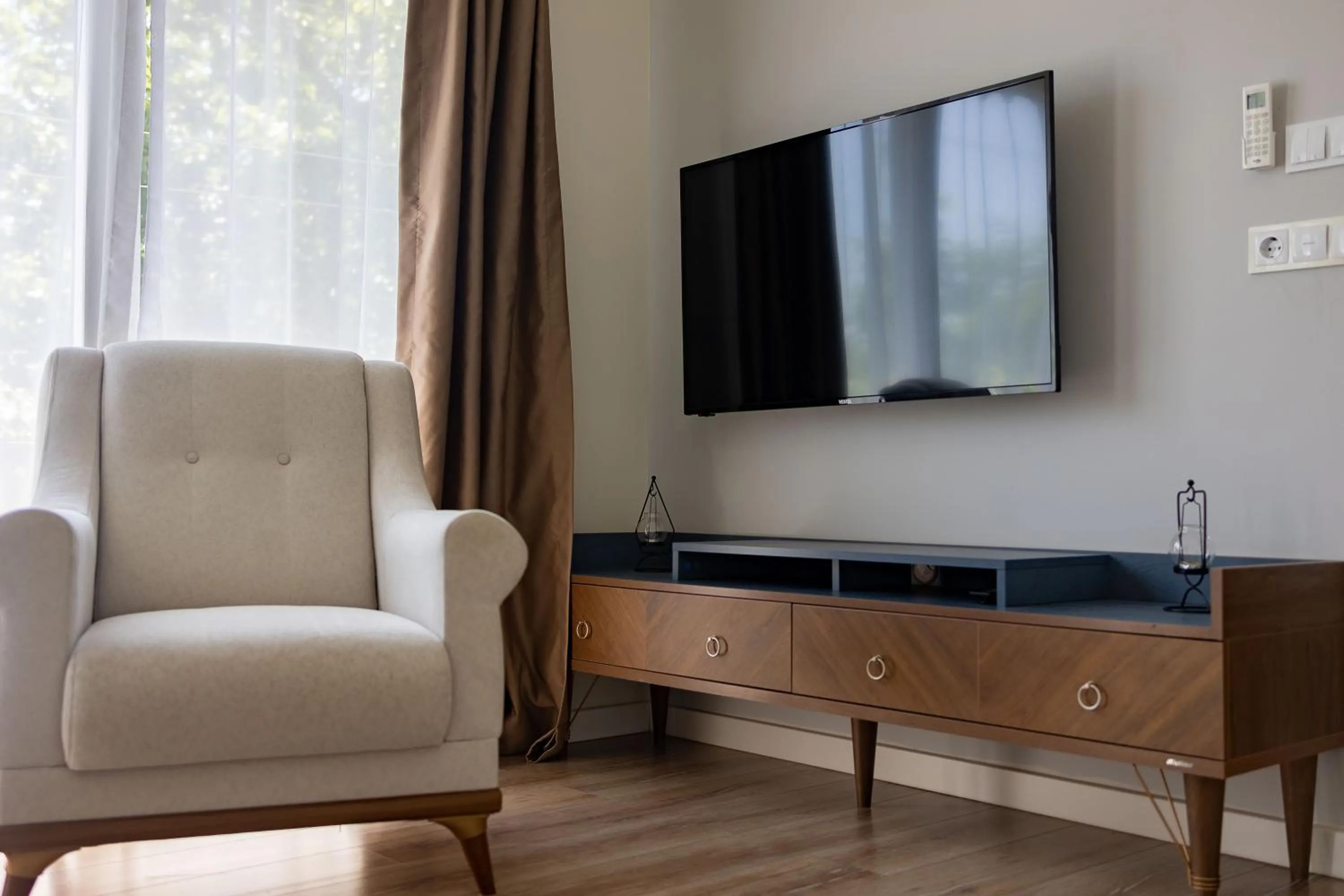 TV and multimedia in Caretta Caretta Pension