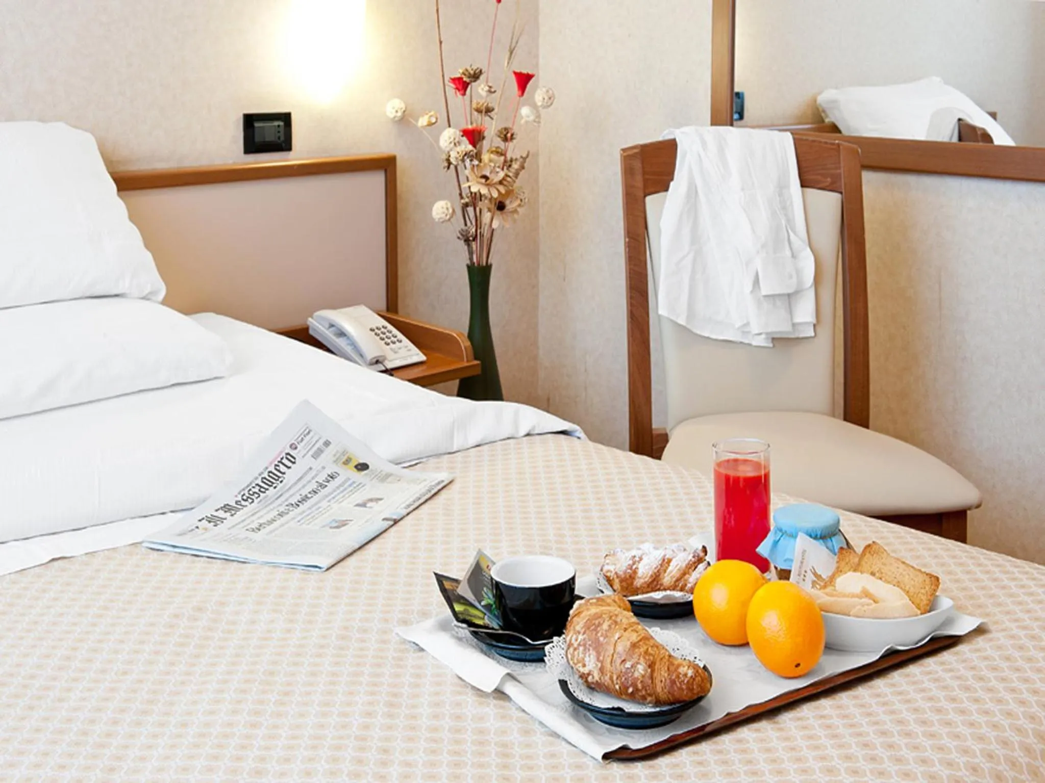 Breakfast, Bed in Hotel Ristorante Dragonara