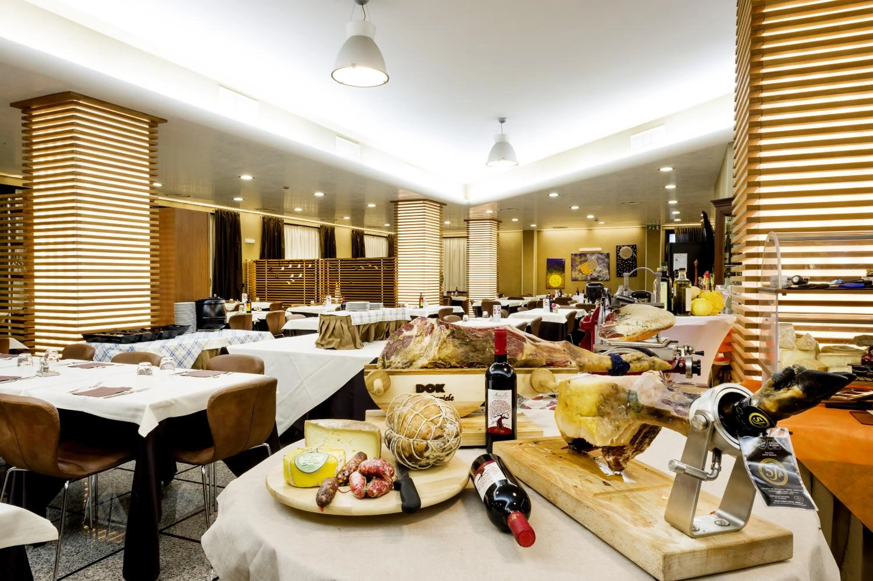 Restaurant/places to eat in Hotel Ristorante Dragonara
