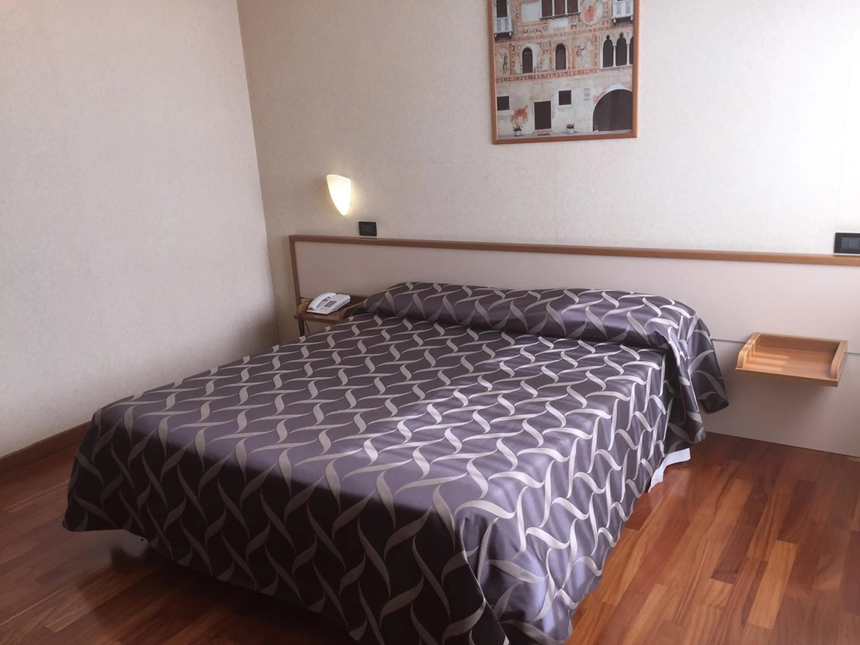 Photo of the whole room, Bed in Hotel Ristorante Dragonara