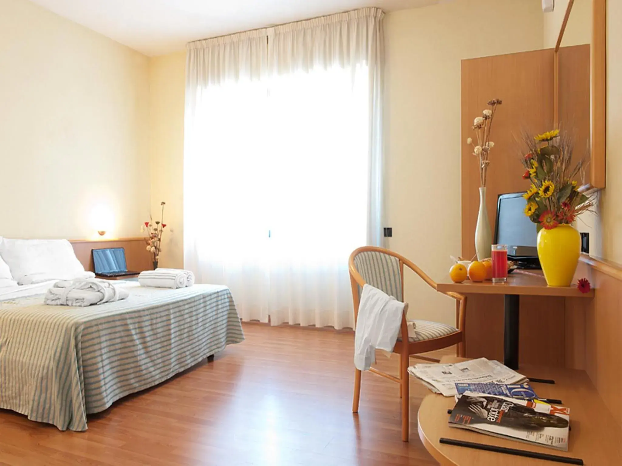 Day, Bed in Hotel Ristorante Dragonara Day, Bed in Hotel Ristorante Dragonara