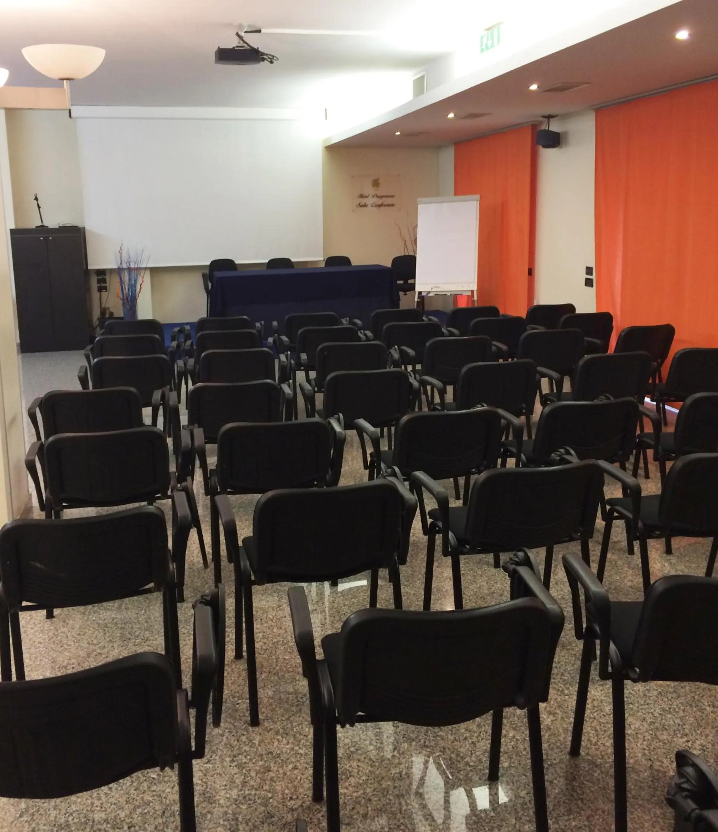 Business facilities in Hotel Ristorante Dragonara