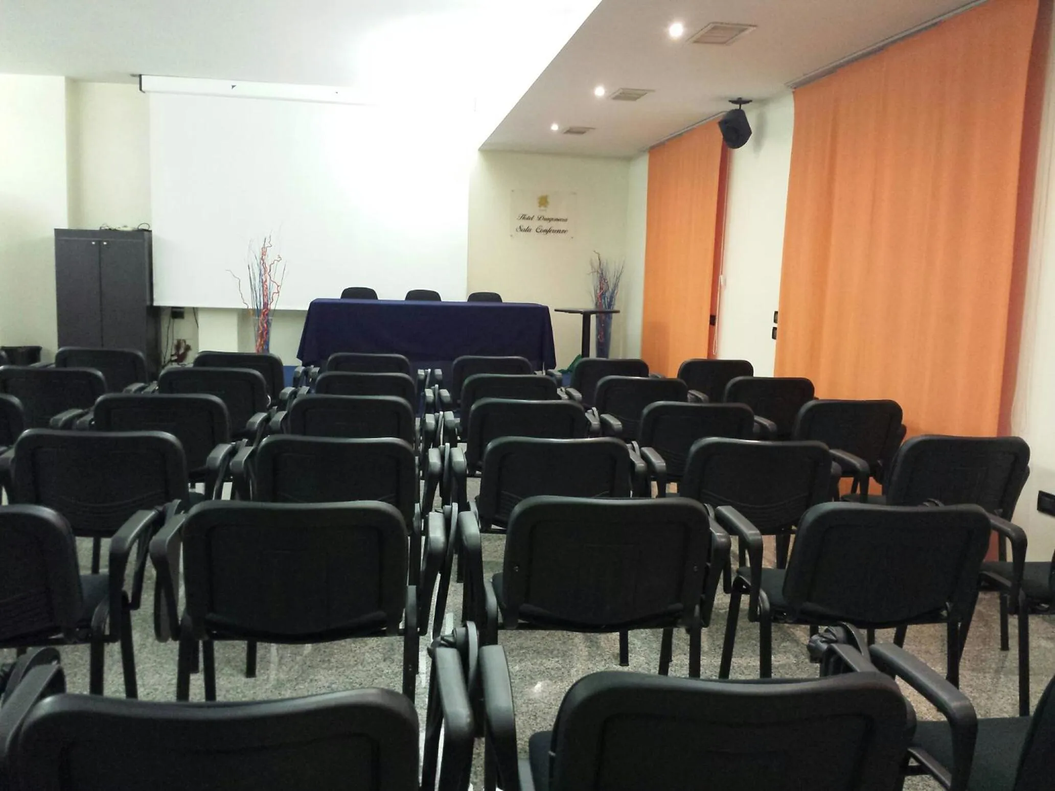 Business facilities in Hotel Ristorante Dragonara