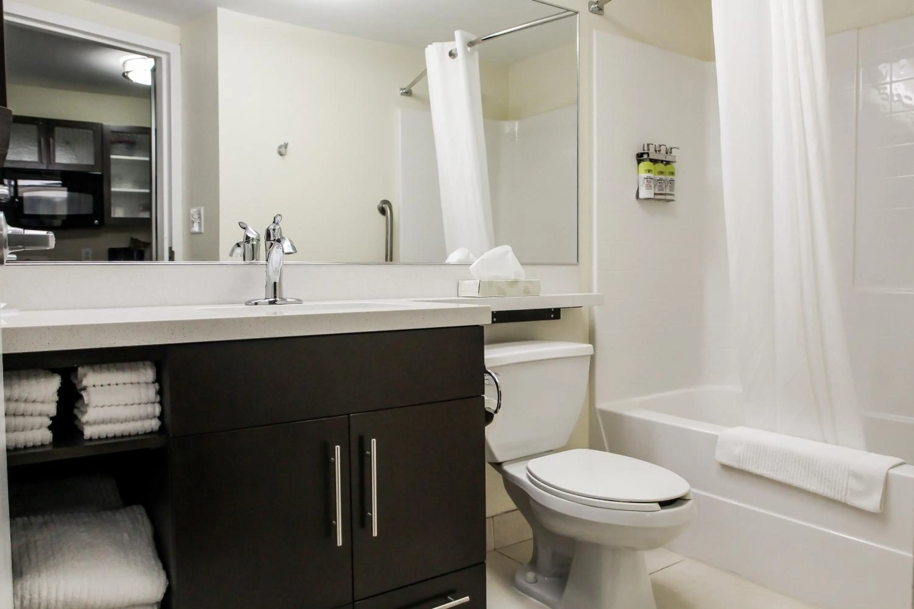 Bathroom in Candlewood Suites Richmond North-Glen Allen by IHG
