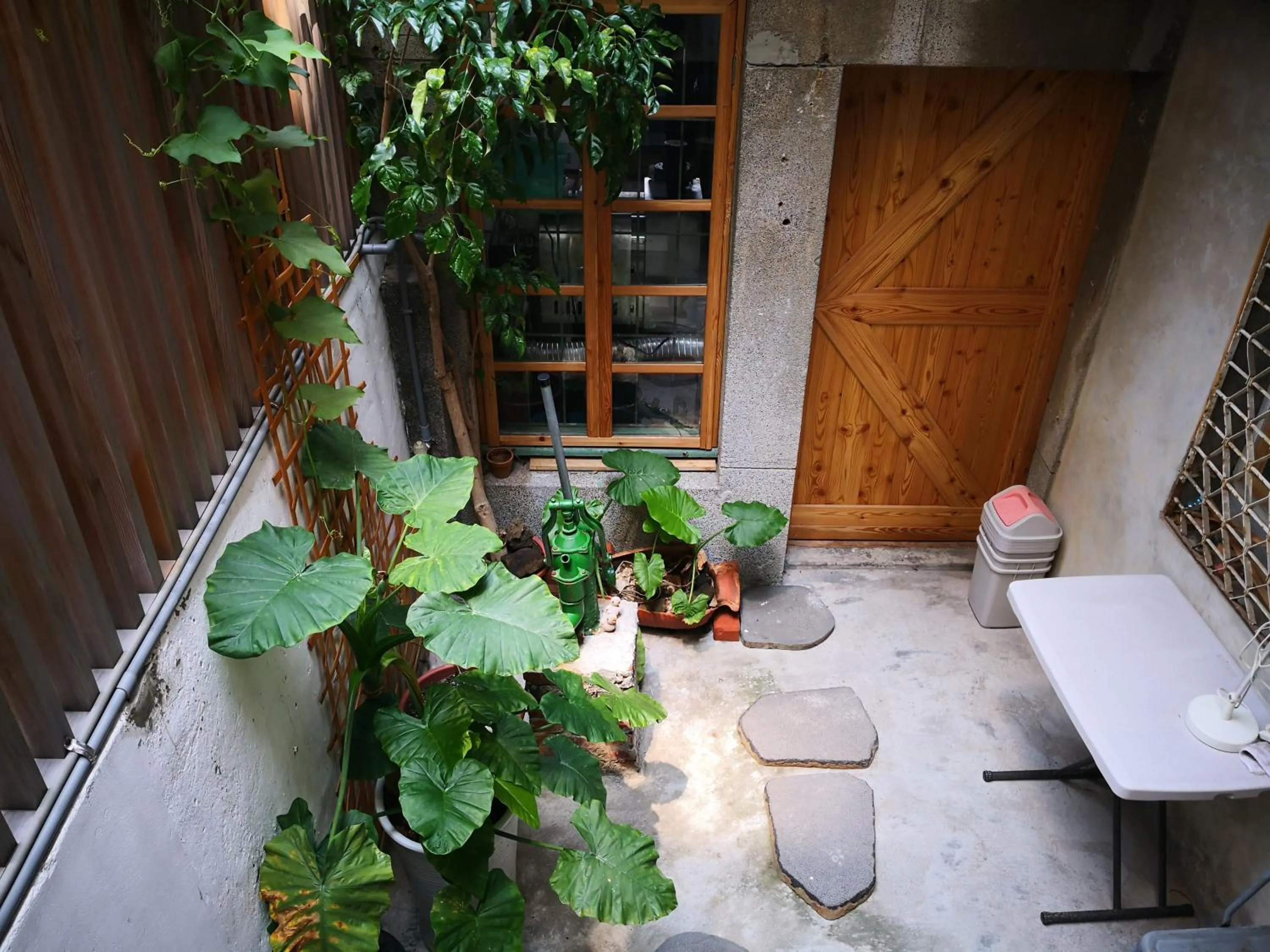 Patio in Honey House Tainan