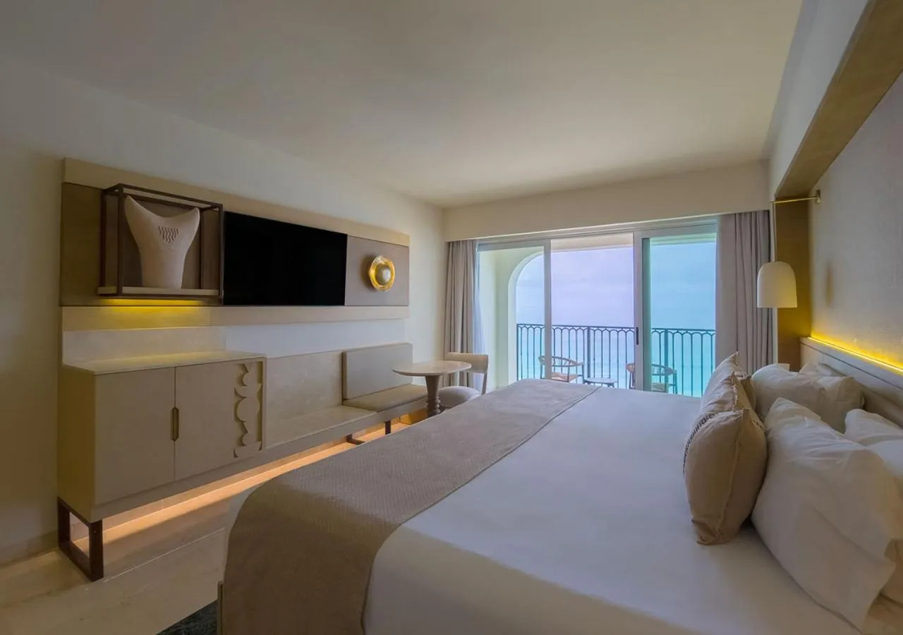 Photo of the whole room, Bed in Grand Park Royal Cancun - All Inclusive