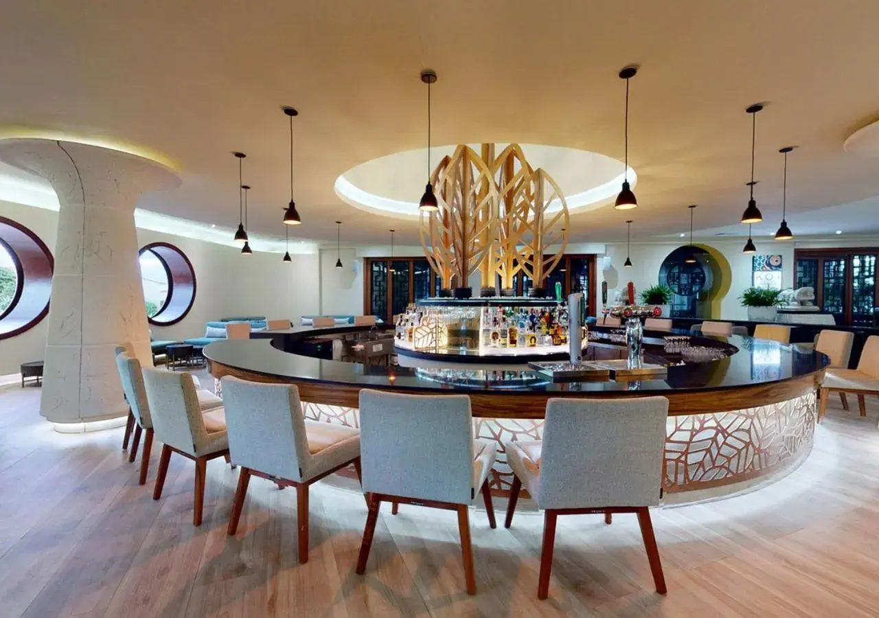 Lounge or bar in Grand Park Royal Cancun - All Inclusive Lounge or bar in Grand Park Royal Cancun - All Inclusive