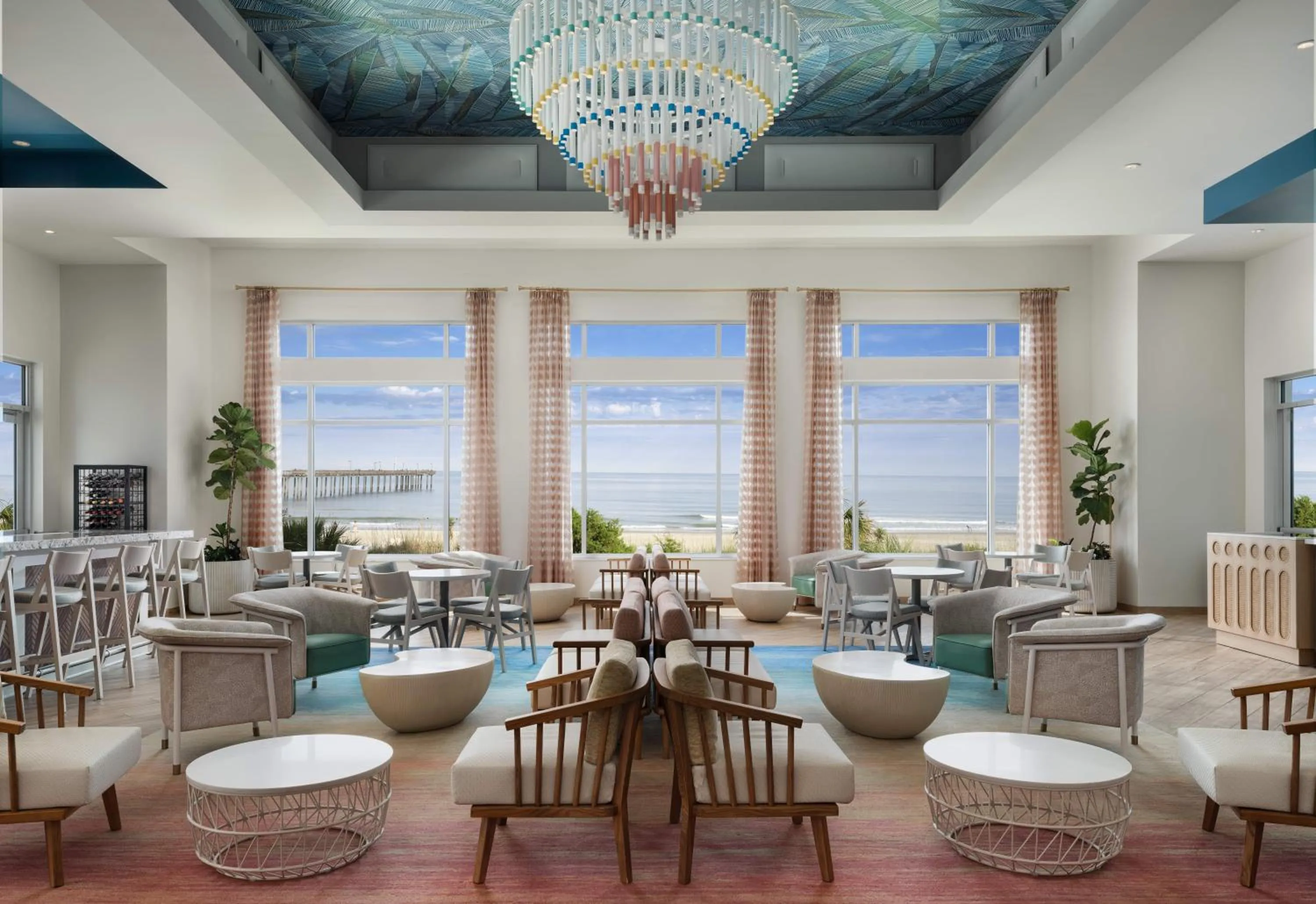 Communal lounge/ TV room in DoubleTree Resort by Hilton Myrtle Beach Oceanfront