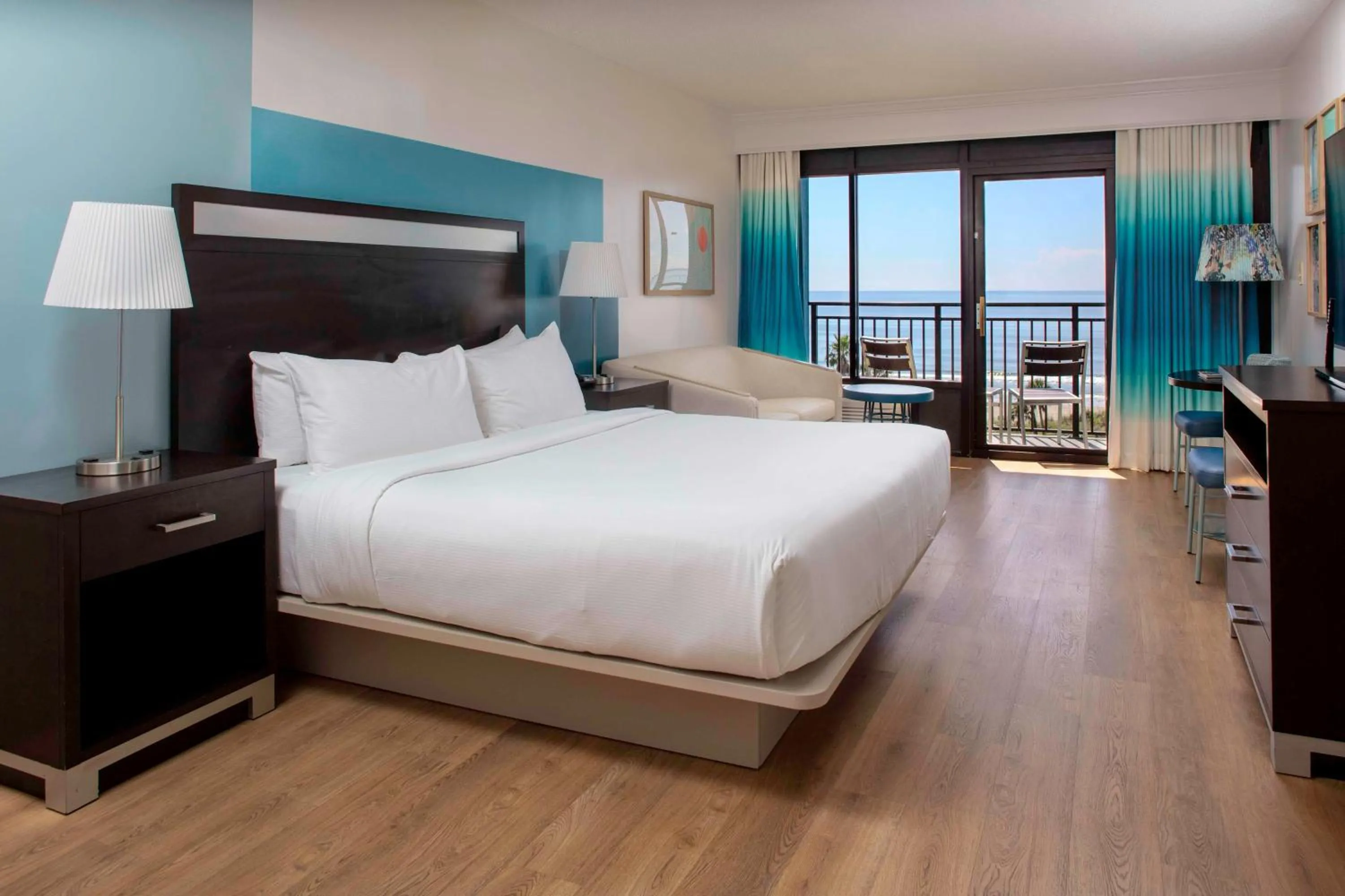 Bed in DoubleTree Resort by Hilton Myrtle Beach Oceanfront