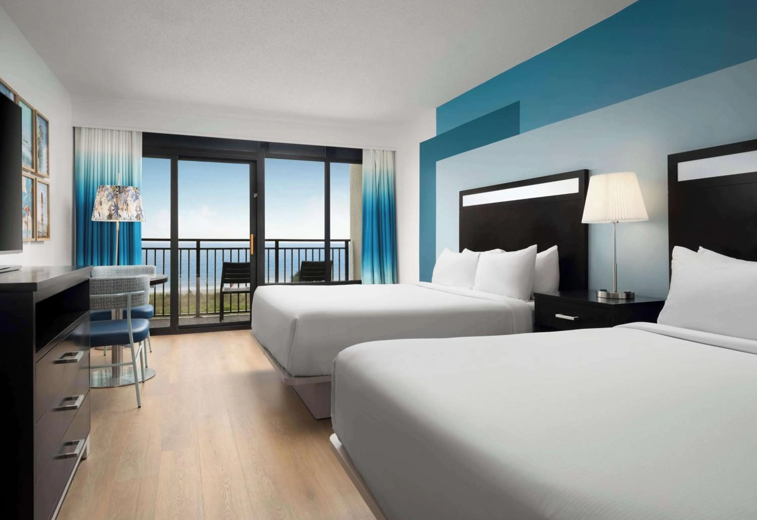 Bed in DoubleTree Resort by Hilton Myrtle Beach Oceanfront