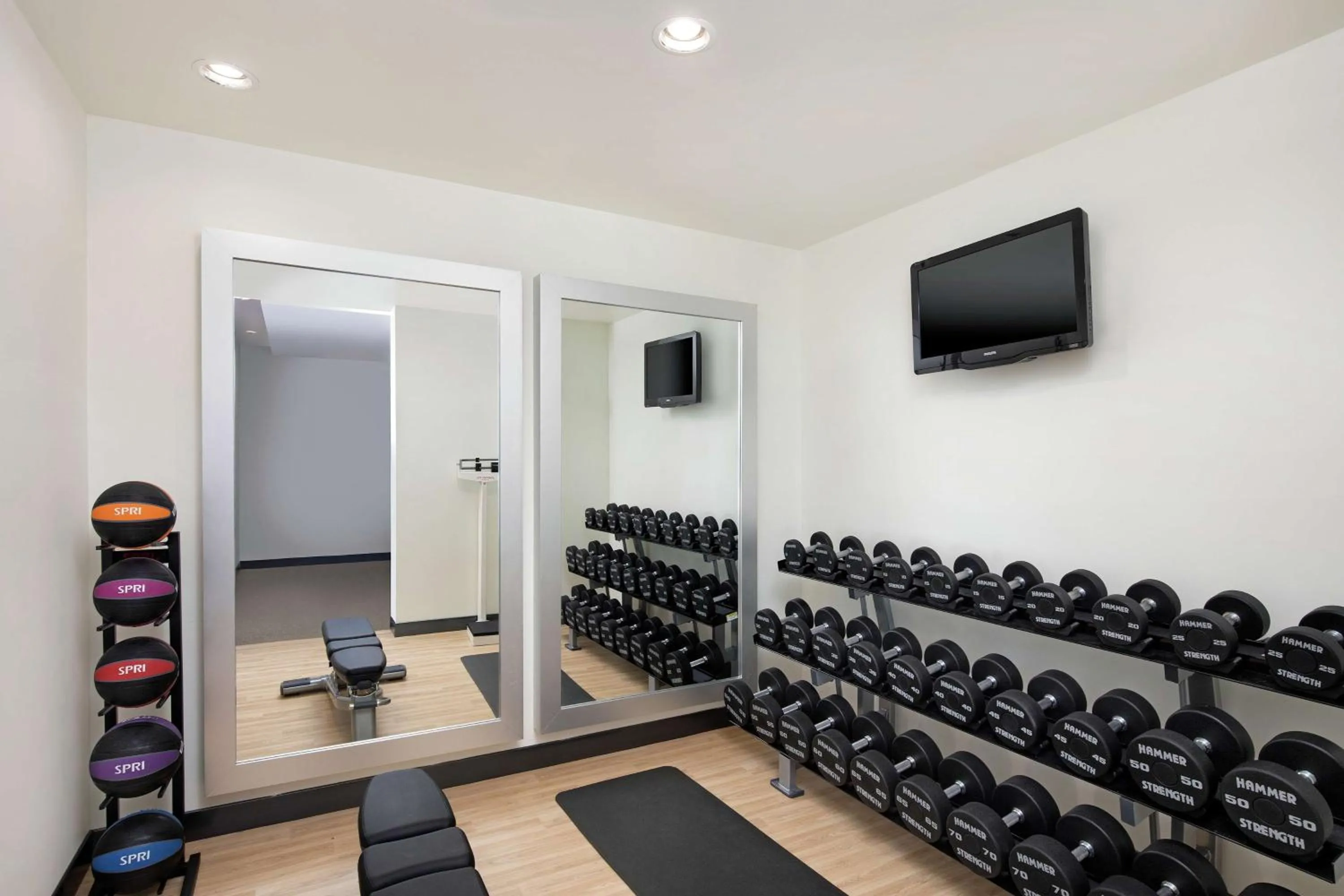 Fitness centre/facilities in DoubleTree Richmond Airport