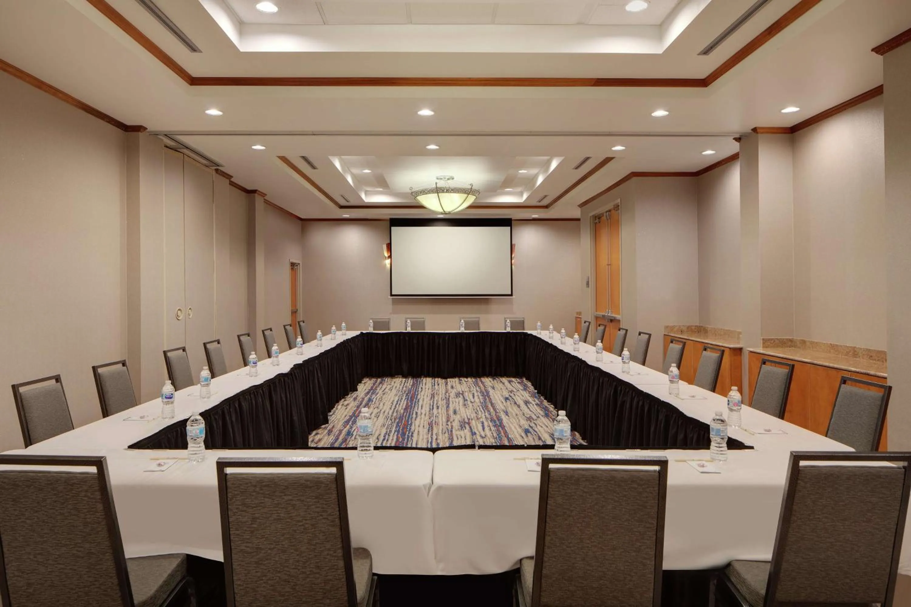 Meeting/conference room in DoubleTree Richmond Airport