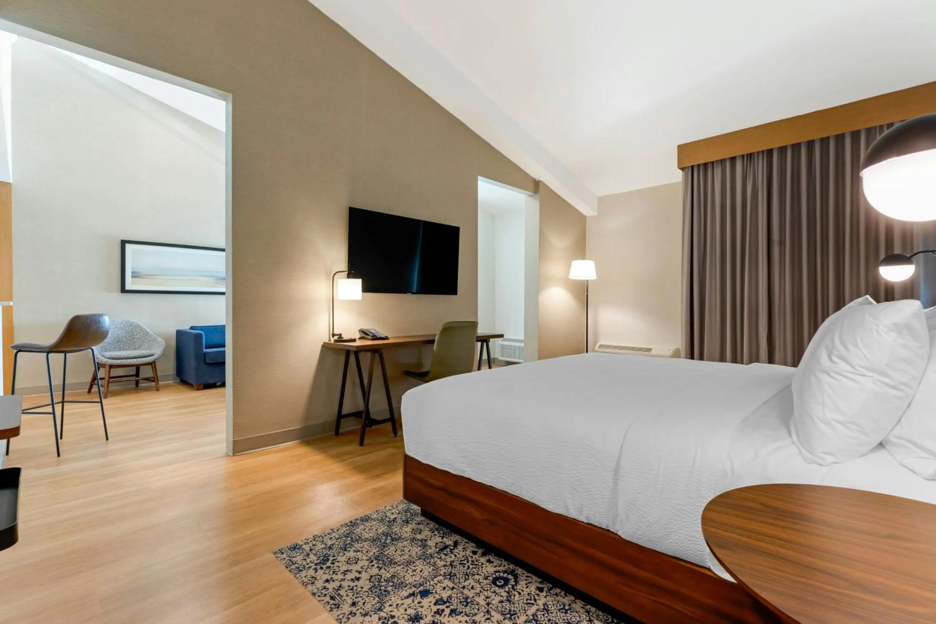 Bedroom, Bed in Four Points by Sheraton Myrtle Beach