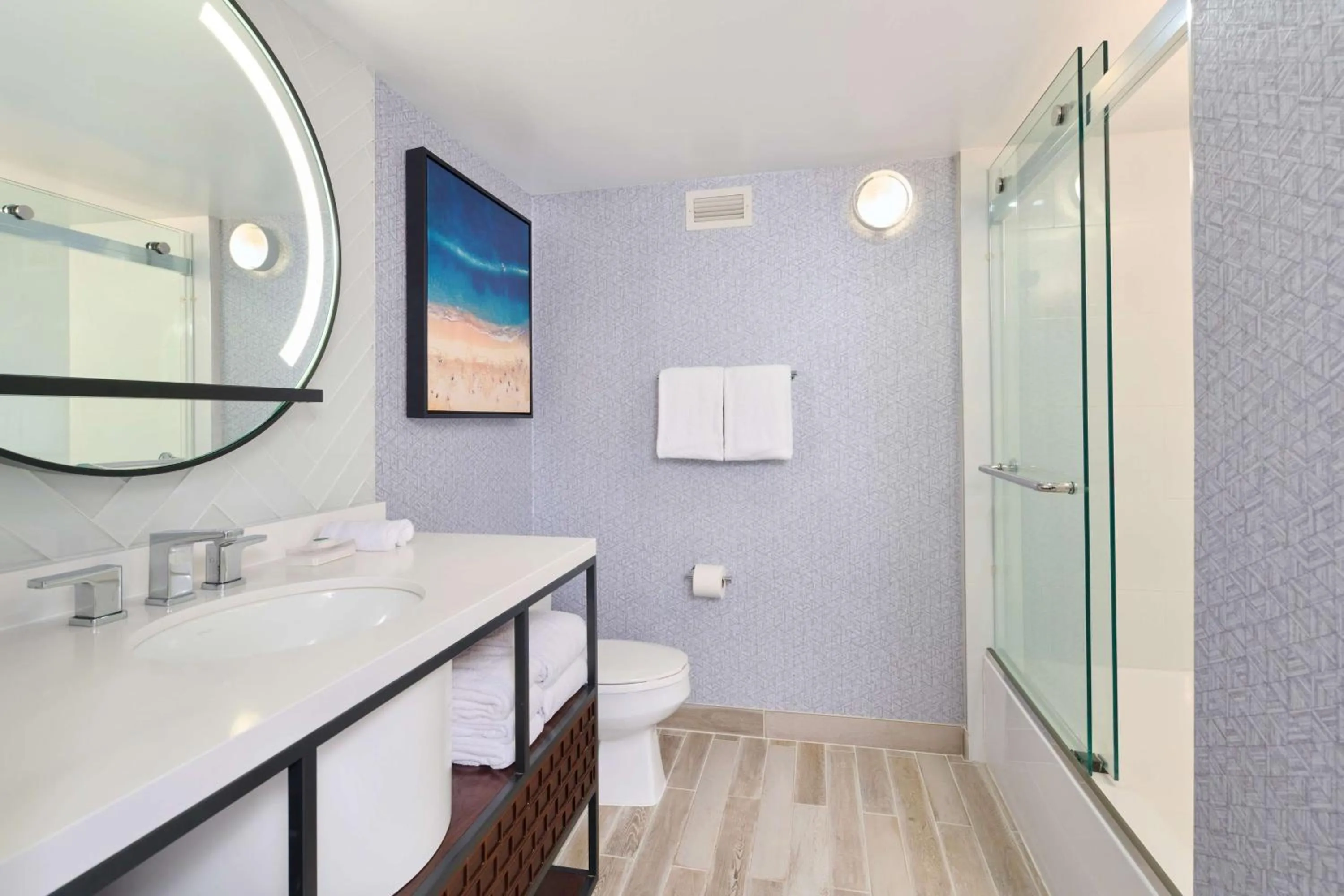 Bathroom in OUTRIGGER Waikiki Beachcomber Hotel