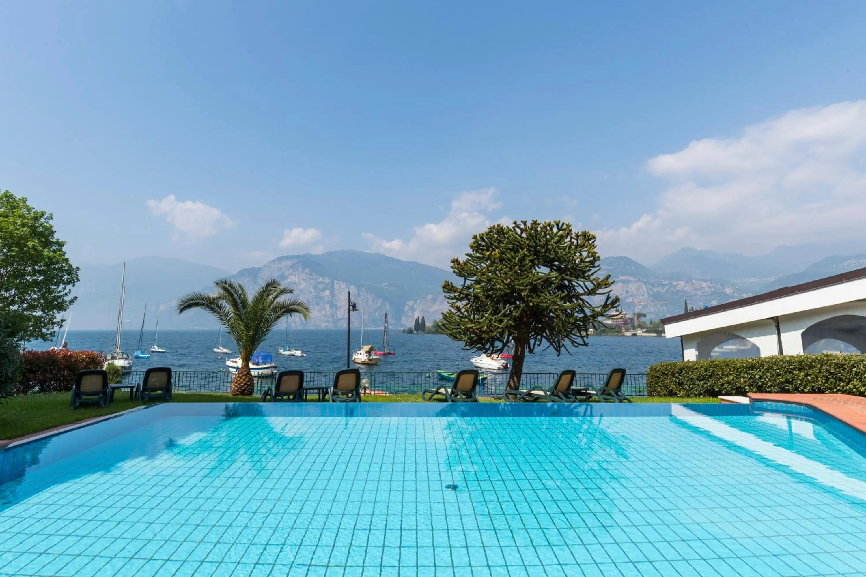 Lake view in Residence Sporting