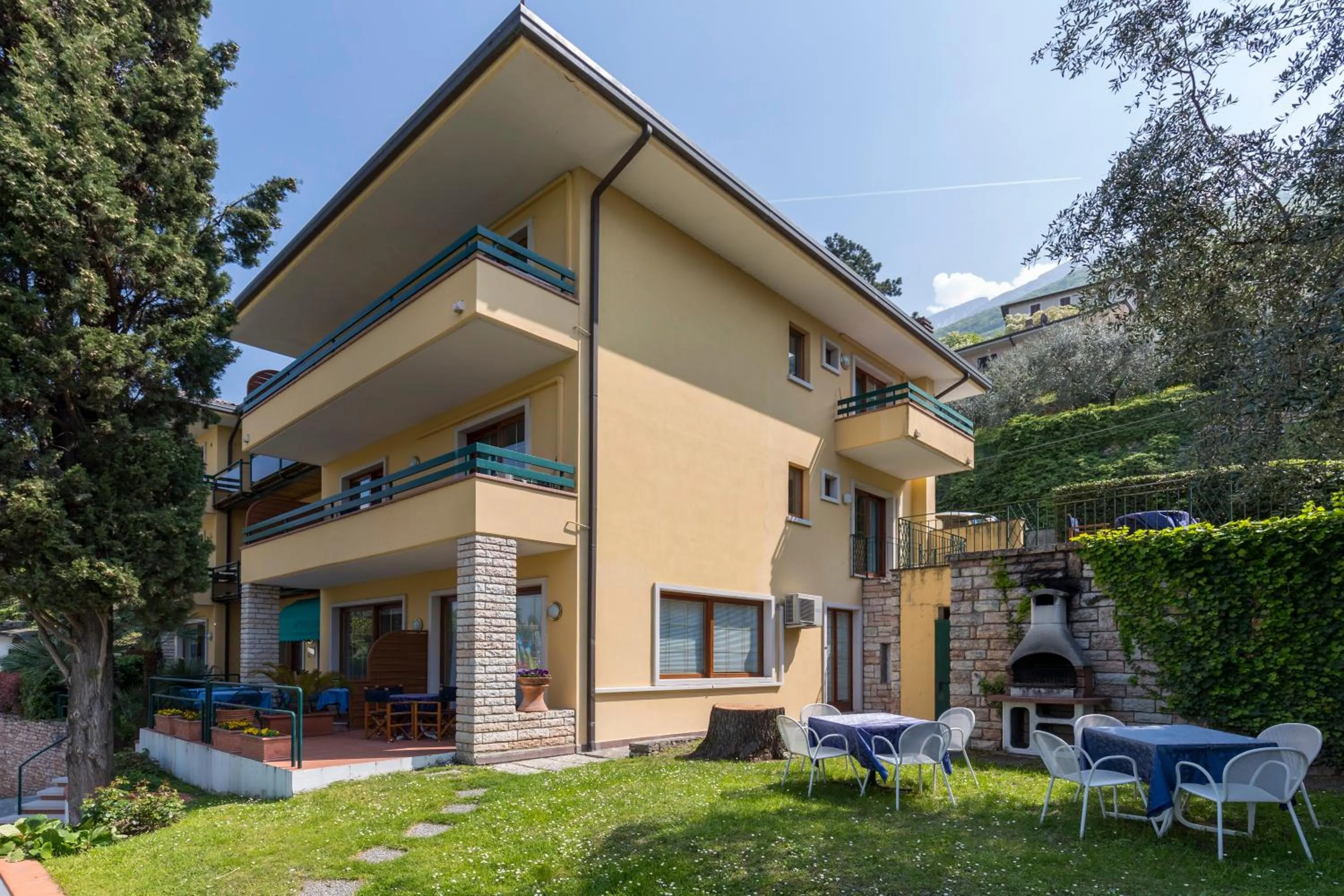 Property building in Residence Sporting