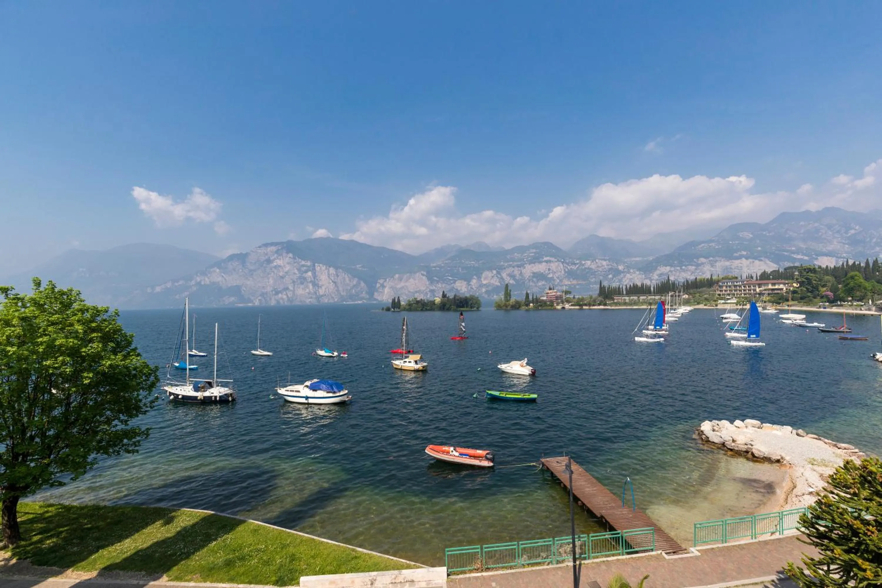 Lake view in Residence Sporting