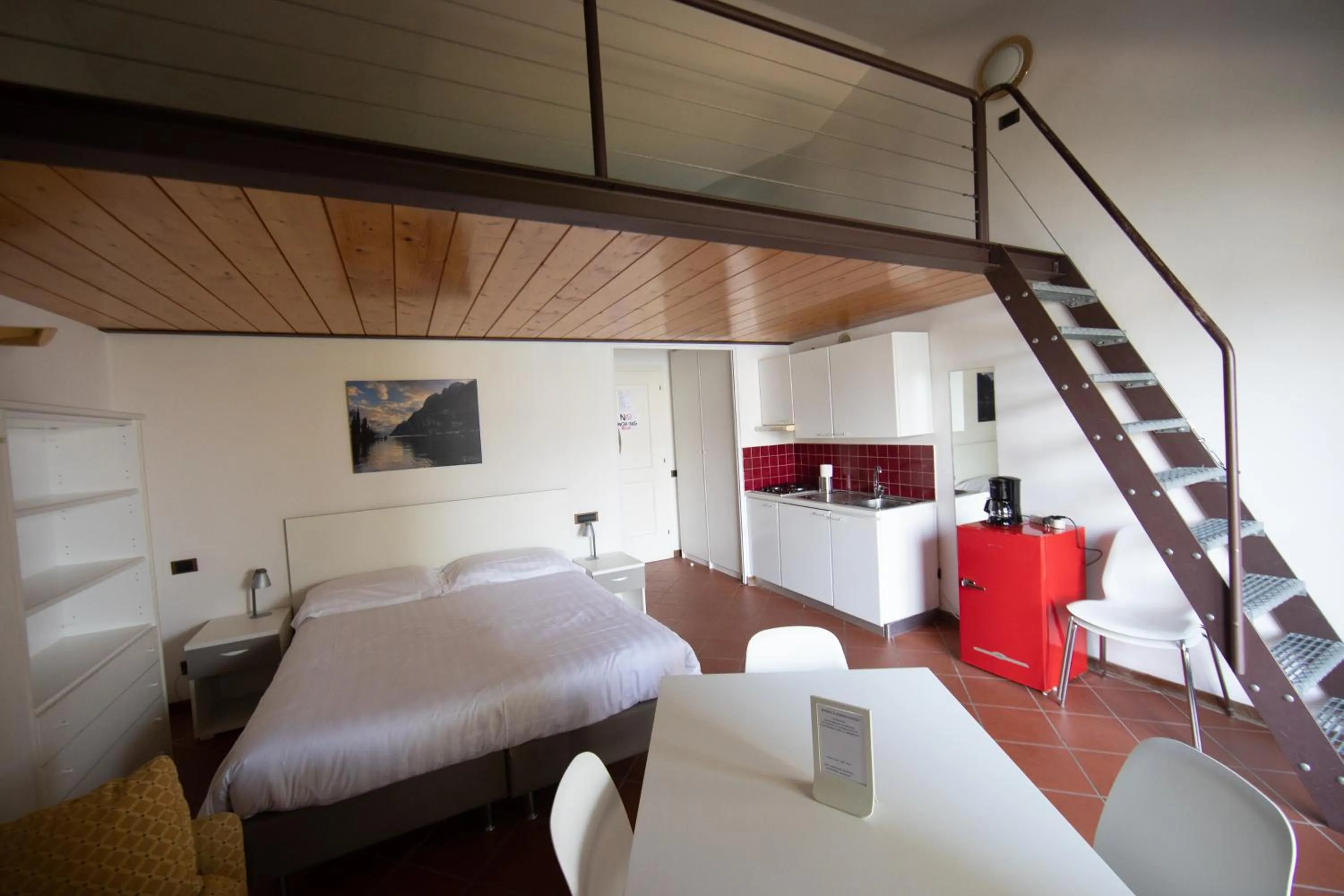 Photo of the whole room, Bed in Residence Sporting