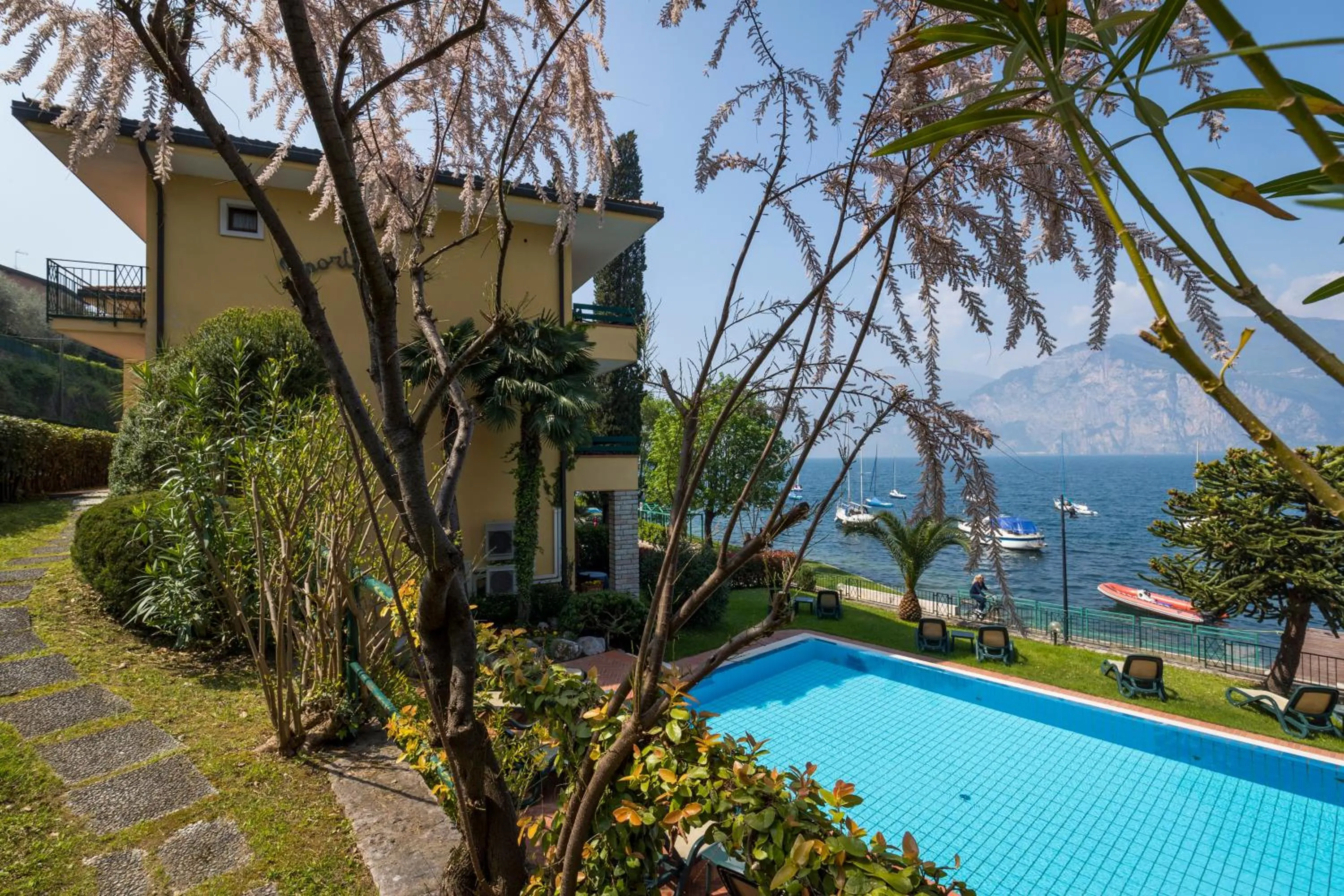 Pool view in Residence Sporting
