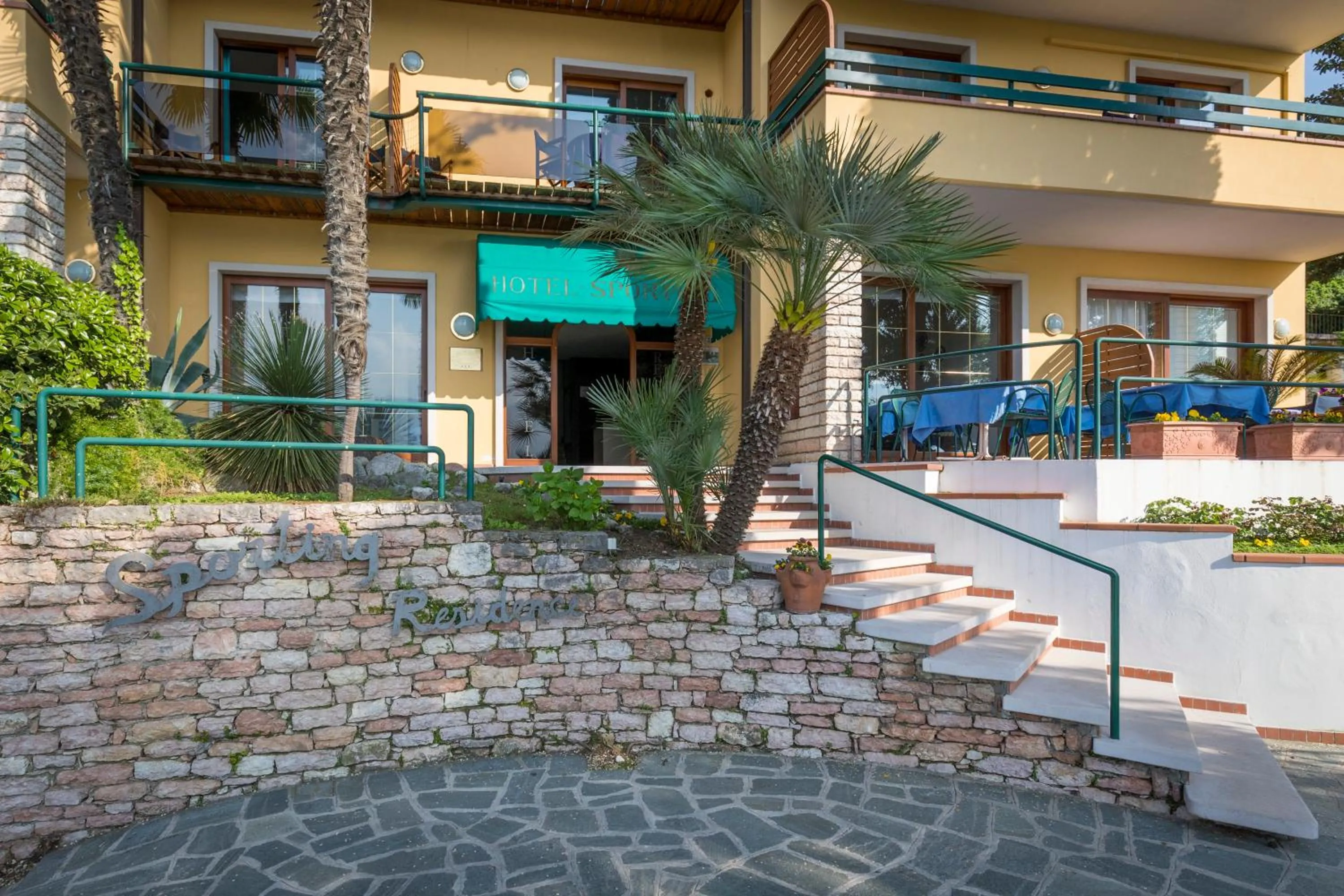 Facade/entrance in Residence Sporting
