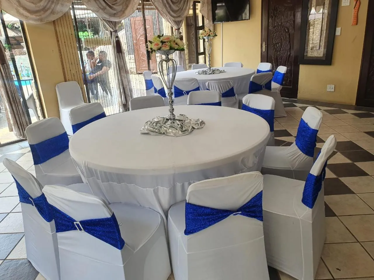Restaurant/places to eat in Ecotel OR Tambo Airport