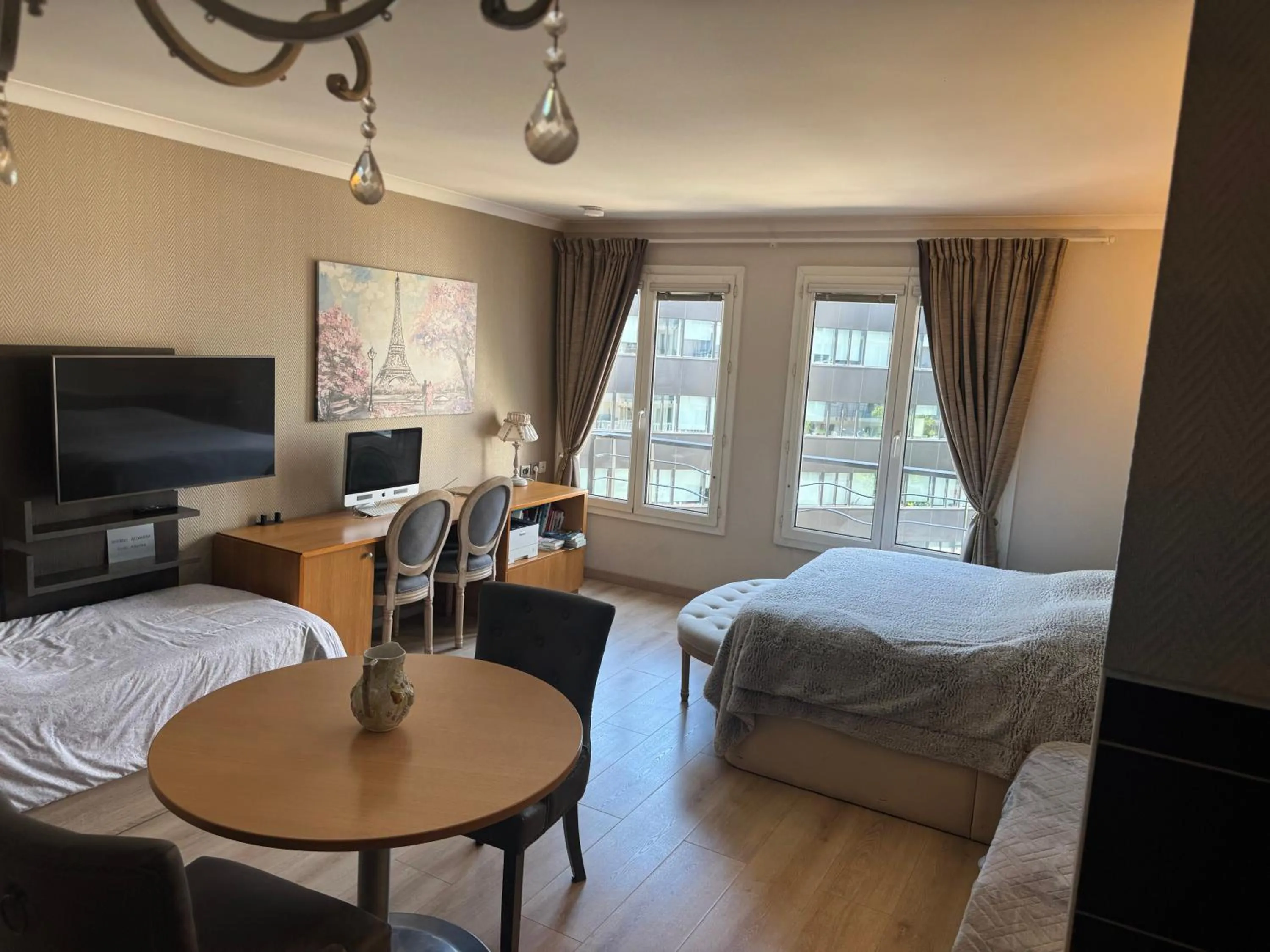 Photo of the whole room, Bed in ALTAMIRA (Paris Expo - Porte de Versailles)