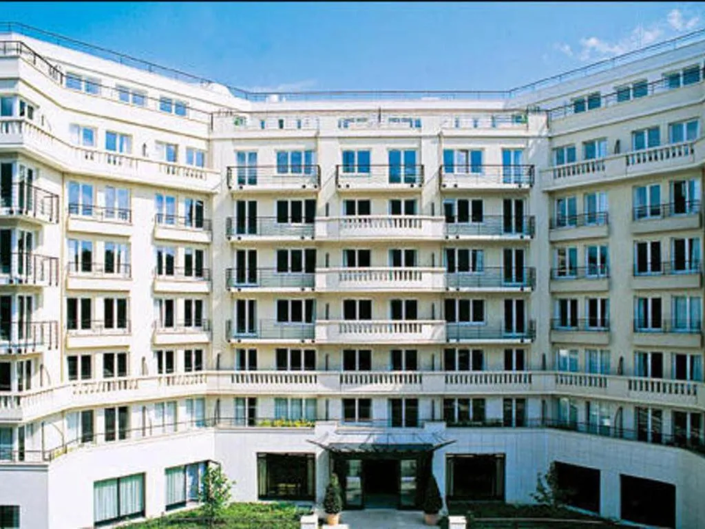 Property building in ALTAMIRA (Paris Expo - Porte de Versailles)