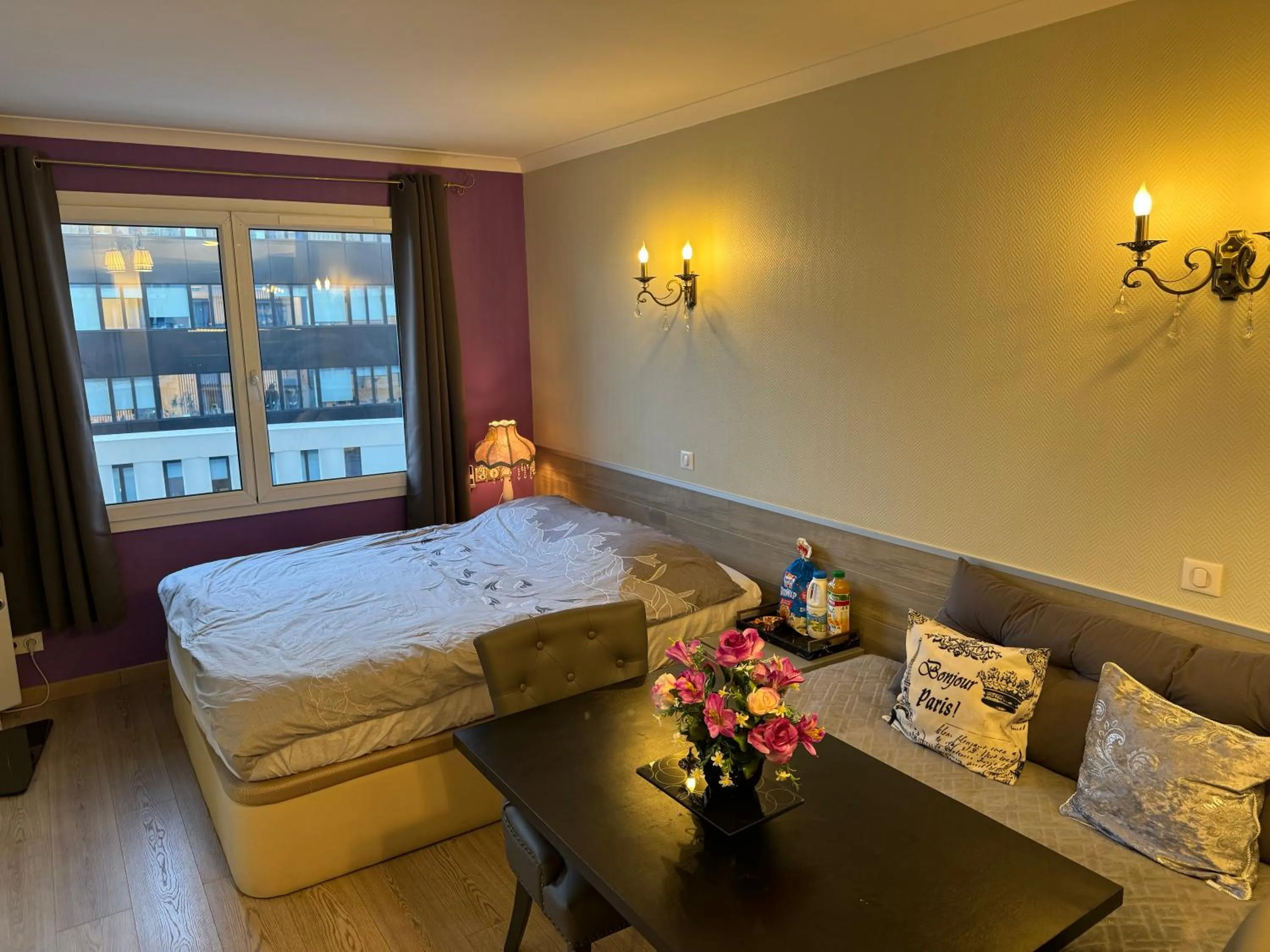 Bedroom, Bed in ALTAMIRA (Paris Expo - Porte de Versailles)