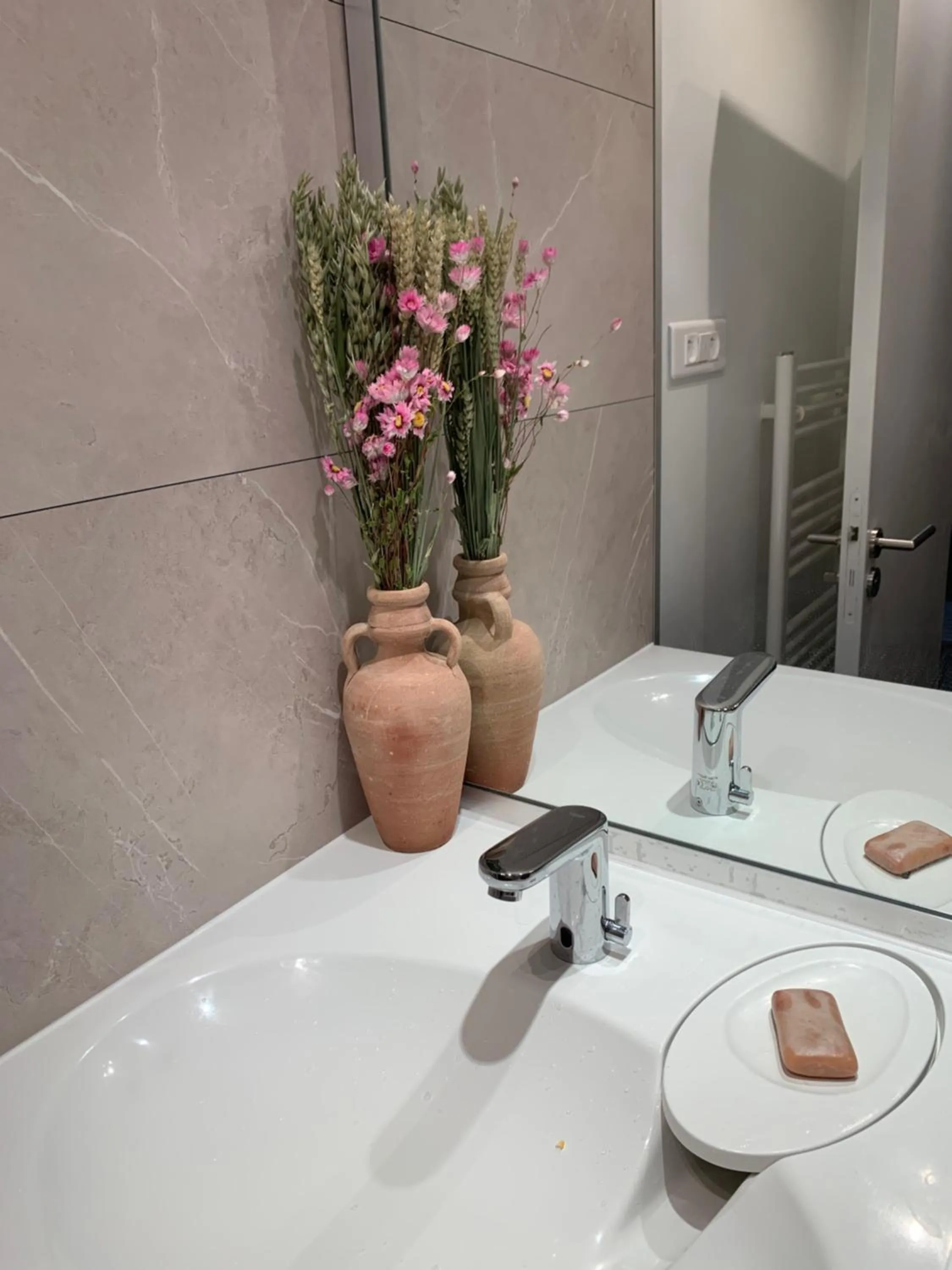 Bathroom in ALTAMIRA (Paris Expo - Porte de Versailles)