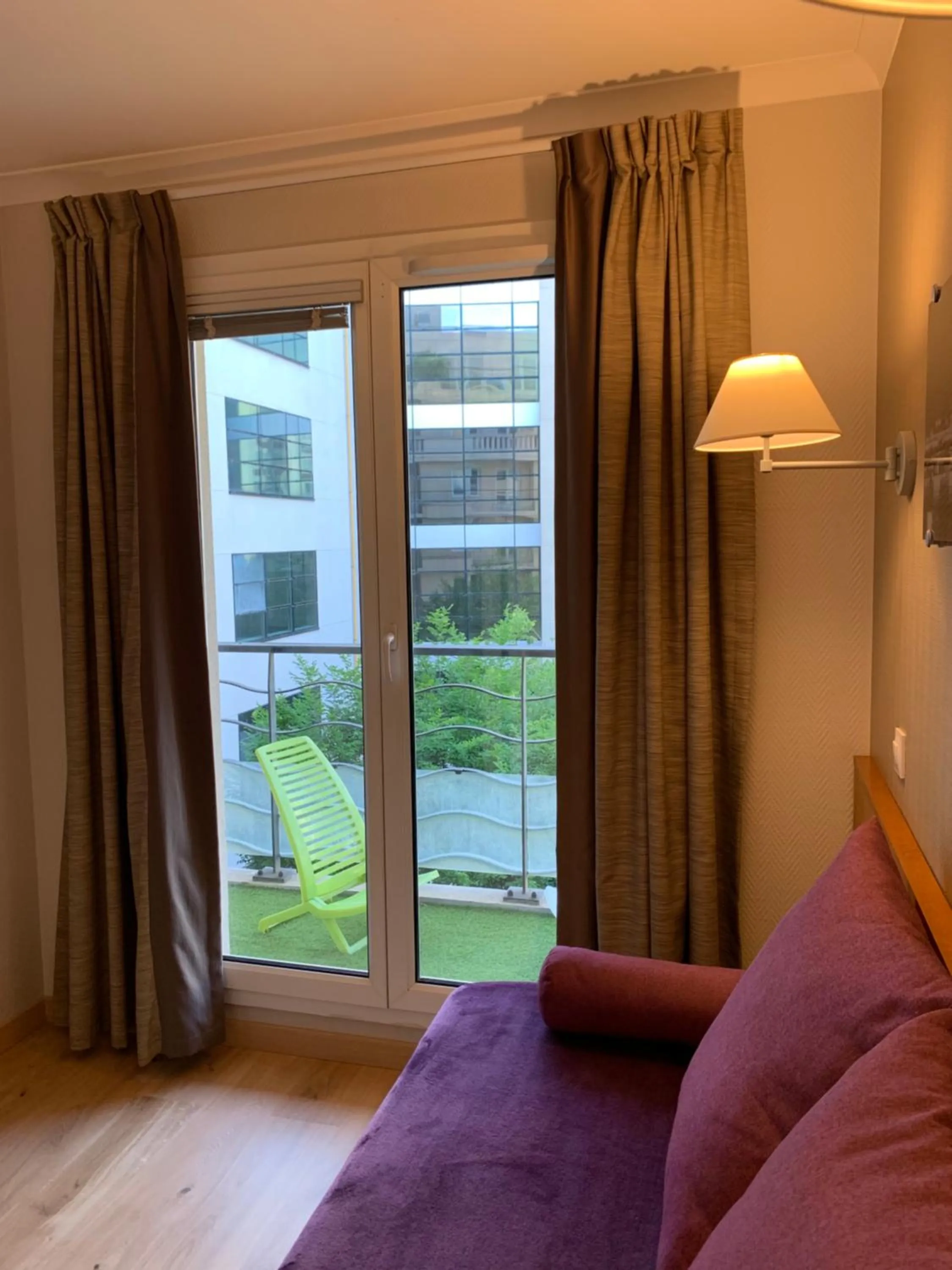 Living room, Bed in ALTAMIRA (Paris Expo - Porte de Versailles)