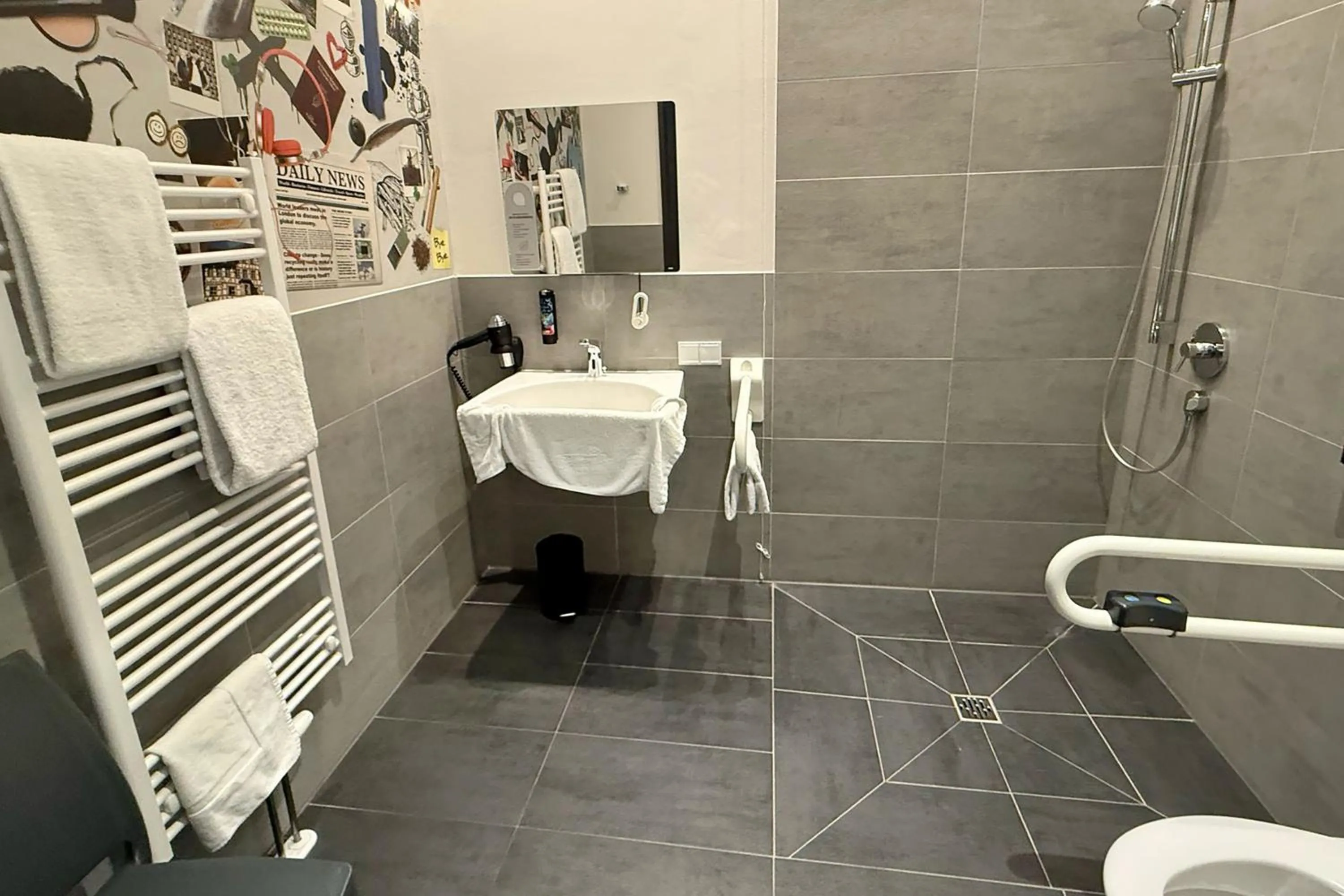 Bathroom in Holiday Inn - the niu, Saddle Fürth by IHG