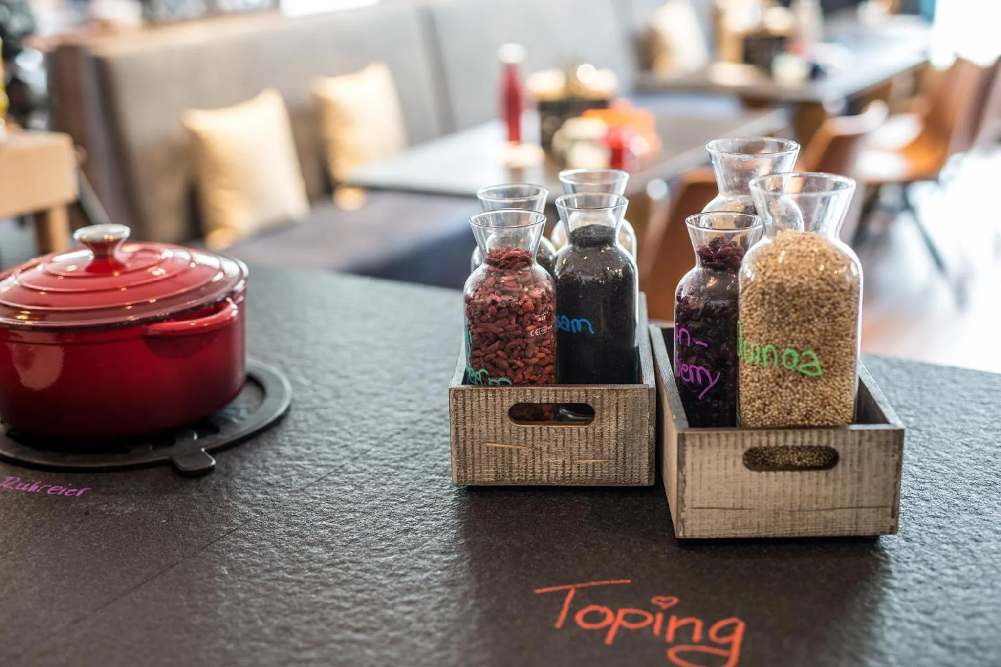 Restaurant/places to eat in Holiday Inn - the niu, Saddle Fürth by IHG