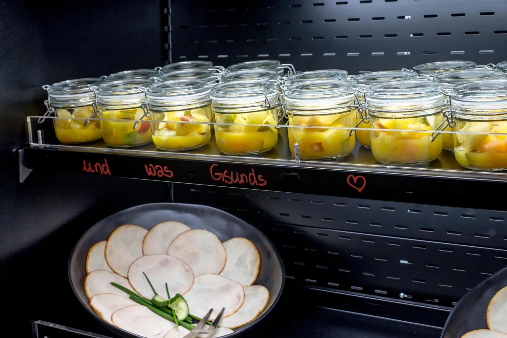 Restaurant/places to eat in Holiday Inn - the niu, Saddle Fürth by IHG